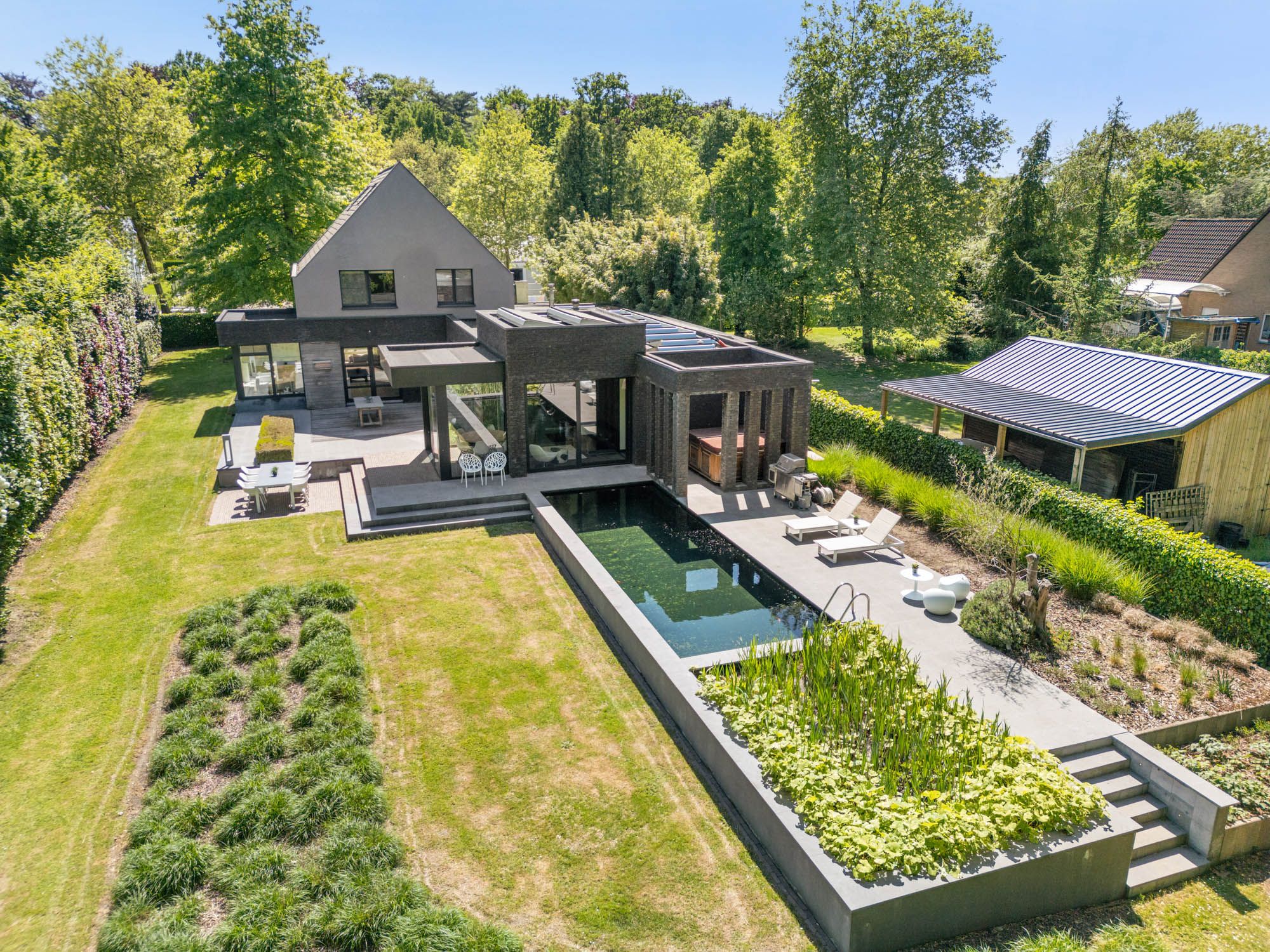 Exclusieve villa met tijdloze klasse, zwemvijver en zicht op groen te Hasselt ! foto 36