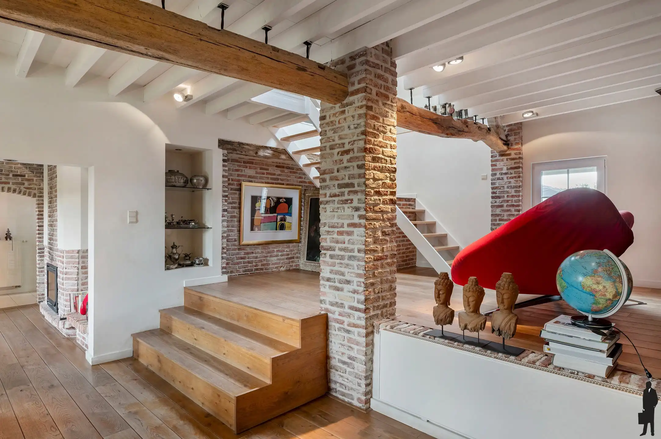 Authentieke en luxueus gerenoveerde langgevelhoeve op een domein van 6.920 m². foto 6