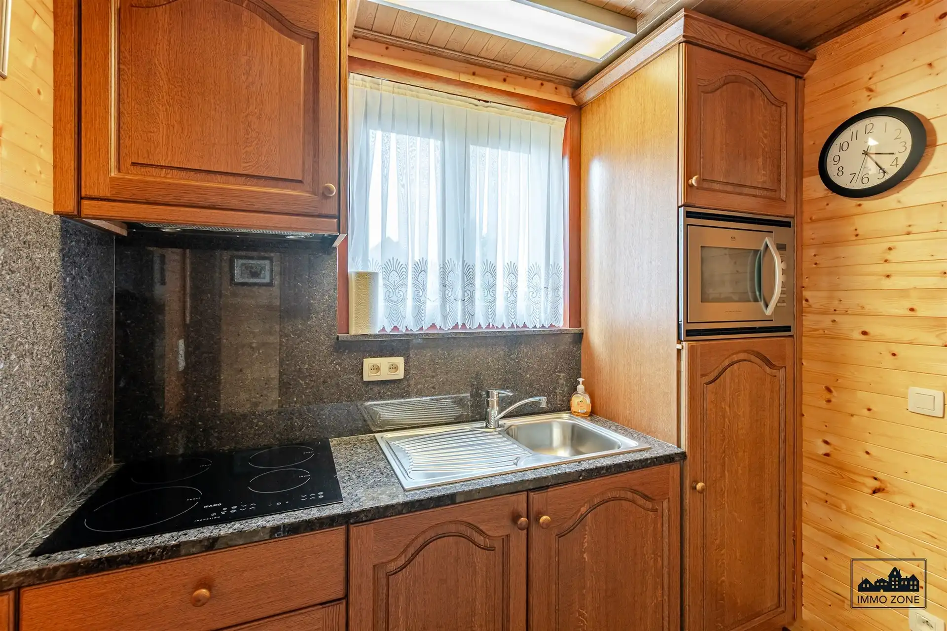 Huis, chalet en ruim magazijn van 375 m2 op toplocatie  foto 20