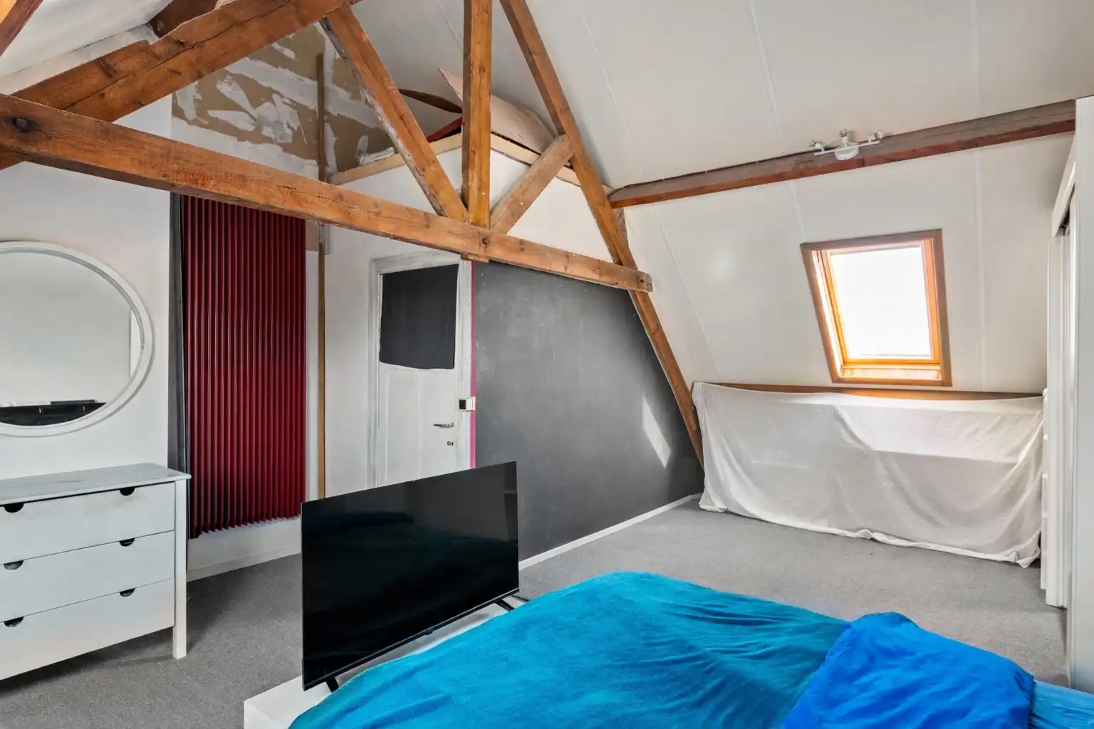 Ruime woning met 5 slpk en grote garage (100 m²) foto 11