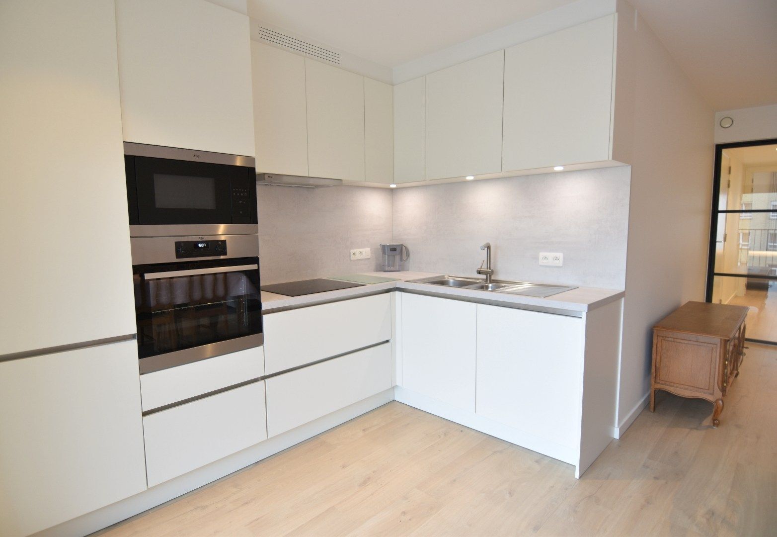 Luxe 1 slaapkamer appartement met terras in centrum Kortrijk foto 5