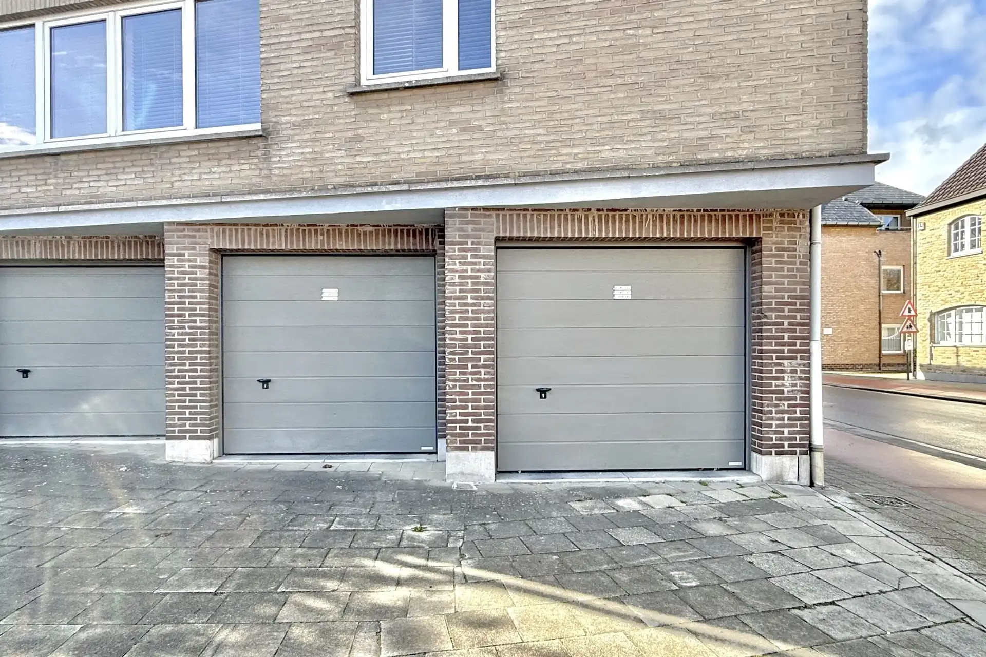 2 garages nabij centrum Ruisbroek foto 2