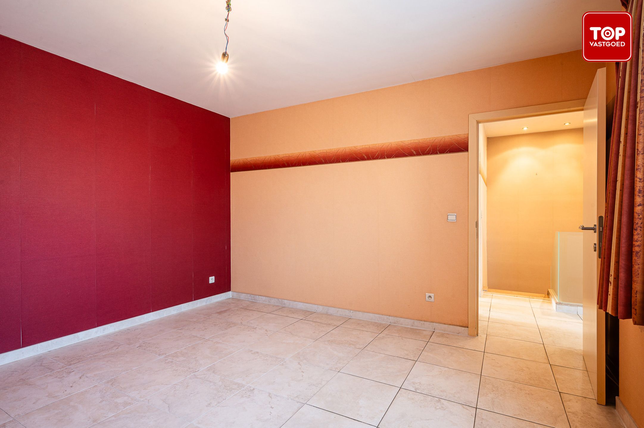Zeer groot duplex appartement met garage. foto 12