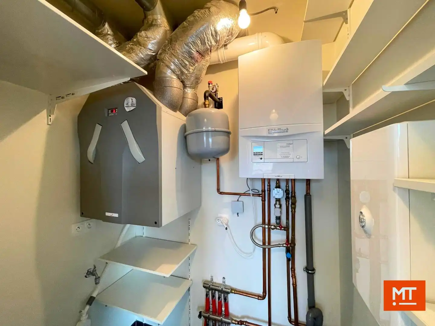 Instapklaar éénslaapkamerappartement met groot terras en ondergrondse staanplaats te huur in Izegem foto 11