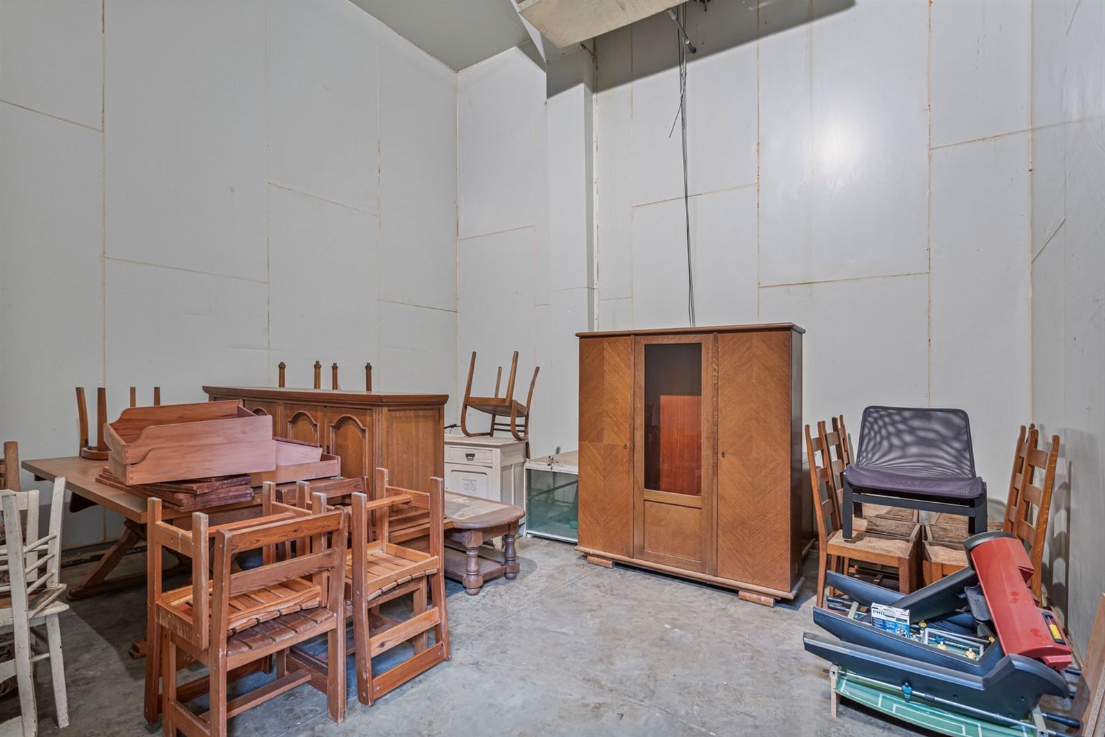 Te renoveren woning met schuur en loodsen  foto 25