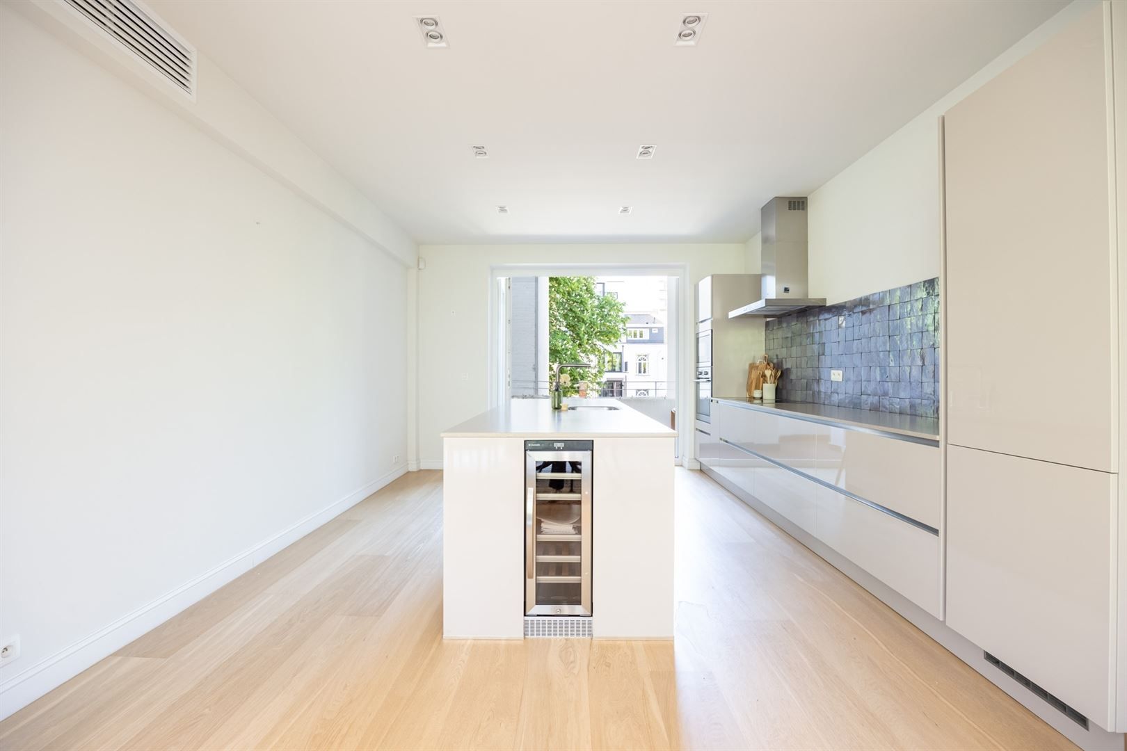 Zeer ruim appartement met 3 slaapkamers op TOP-locatie foto 6