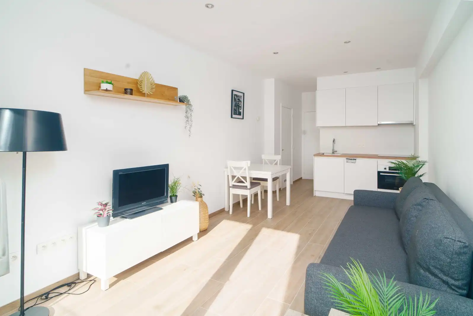 Gerenoveerde studio met zonneterras foto 5