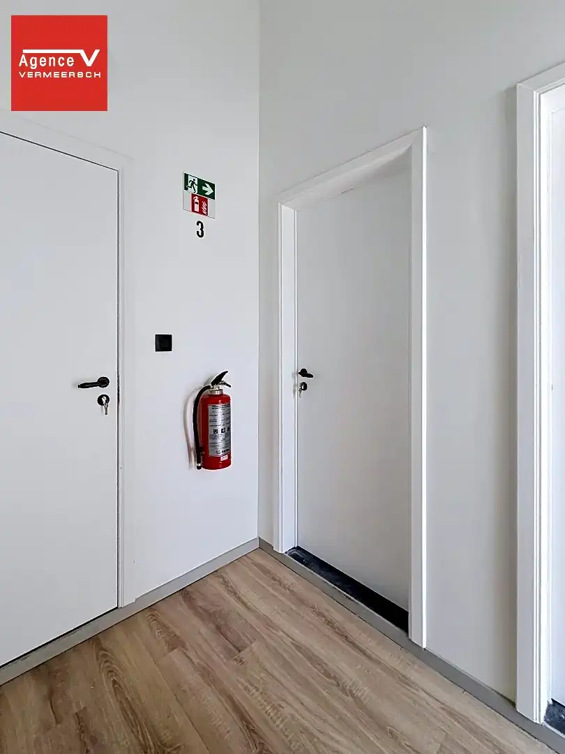 Instapklaar 3-slaapkamerappartement aan het Heilig-Hartplein. foto 13