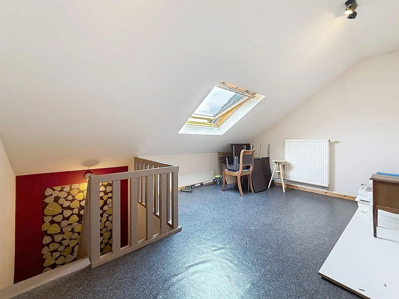 Instapklare stadwoning met koer, 2/3 slpks foto 21