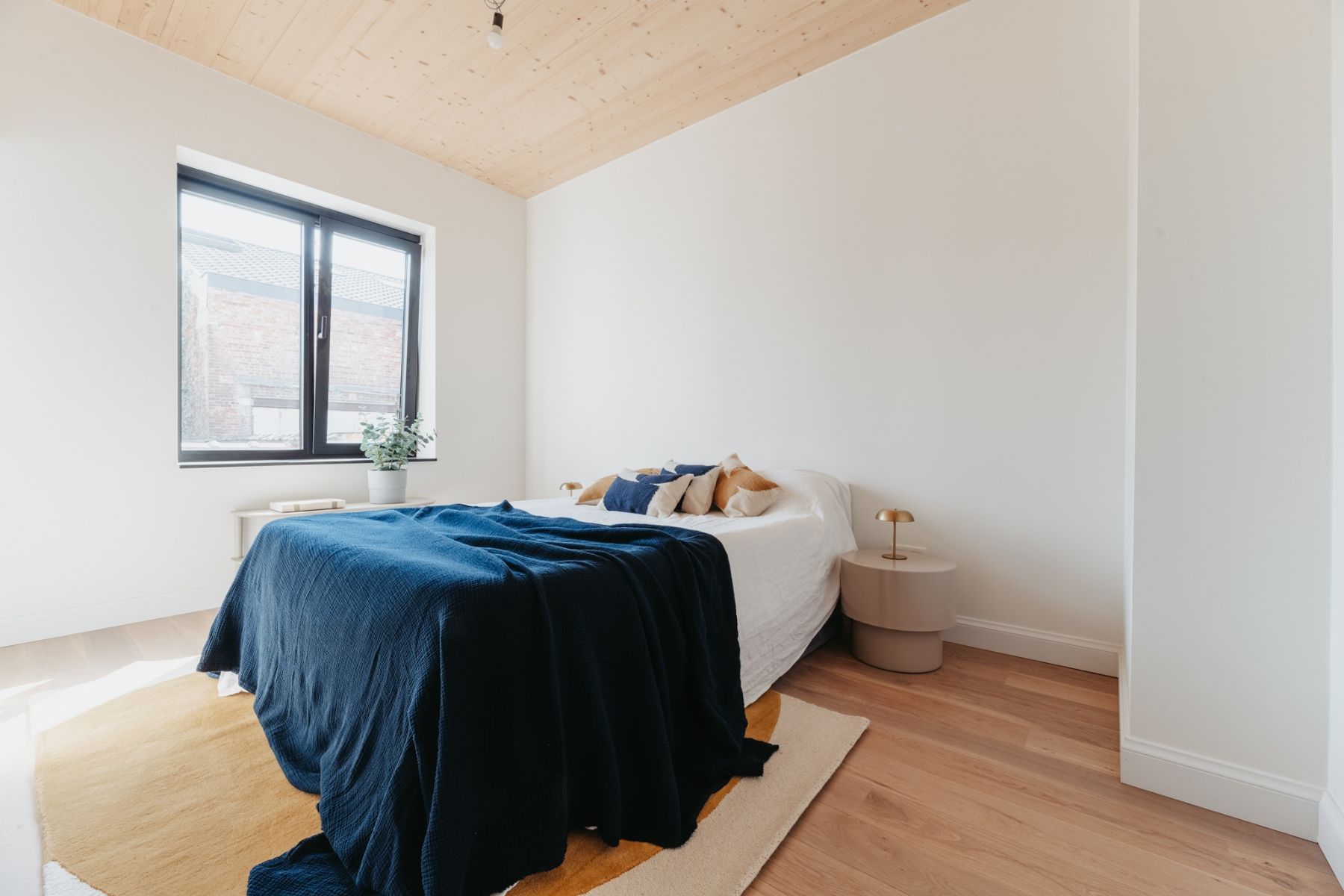 Lichtrijk gerenoveerde duplex vlakbij Gent centrum foto 16