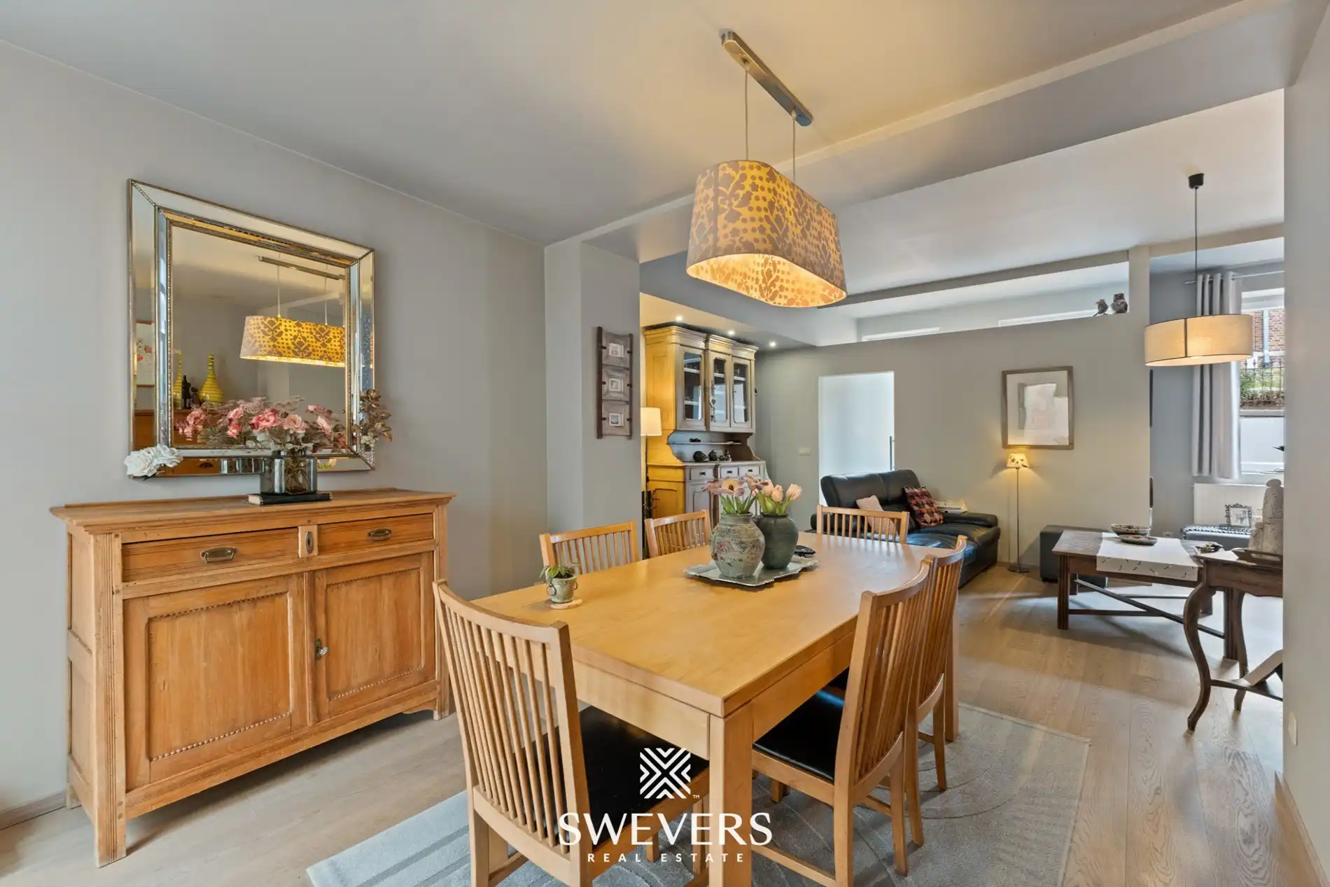 Instapklare, charmante rijwoning met terras in het groene Jesseren   foto 2