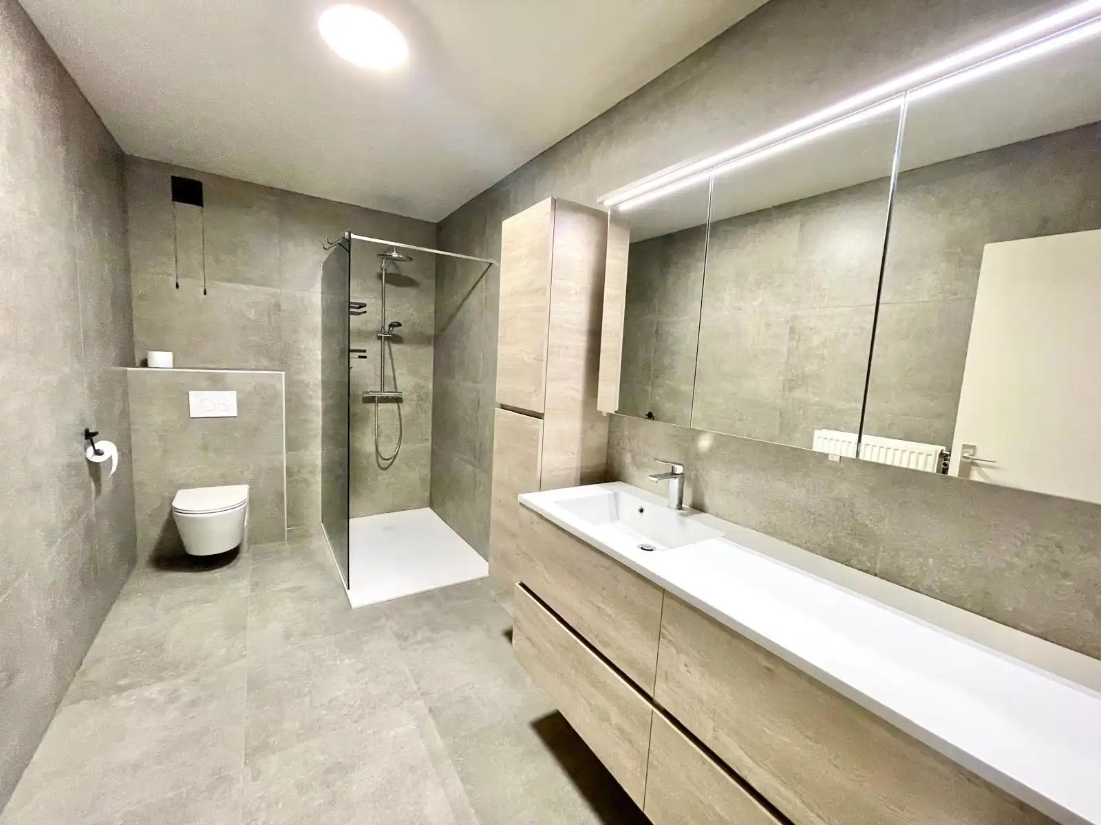 Ruim appartement in het centrum met 2 slaapkamers  en terras foto 13