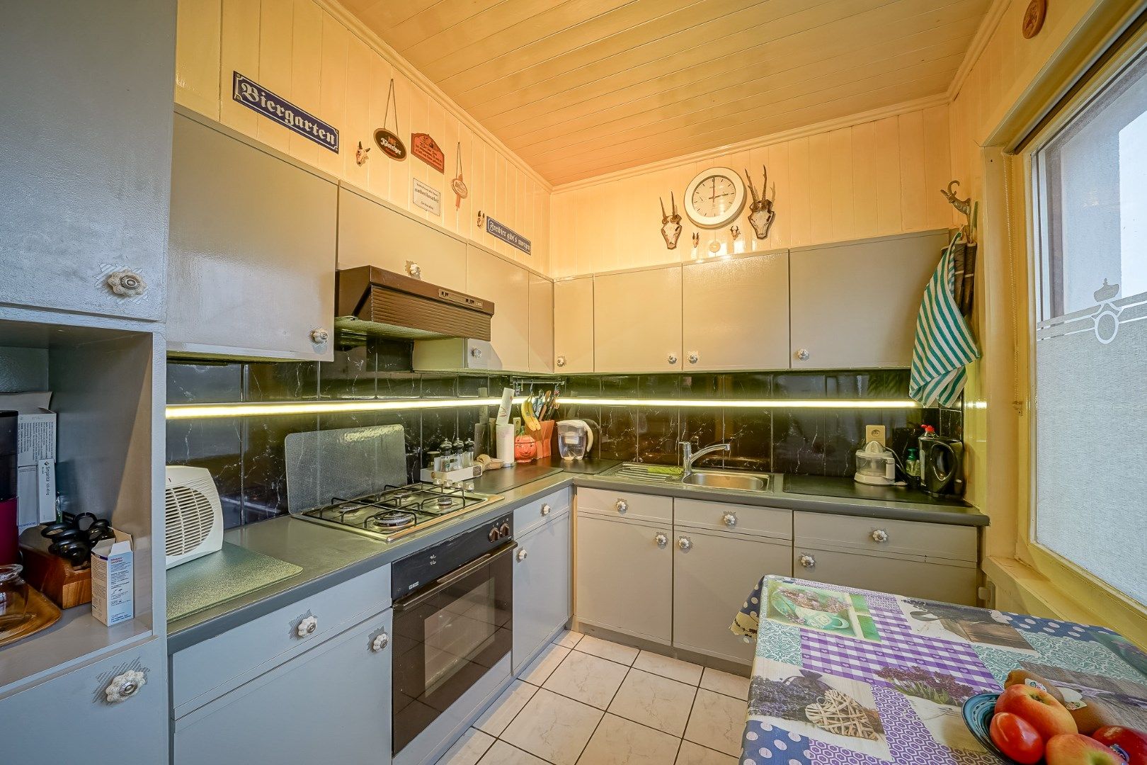 Ruime woning met 3 slaapkamers langs de vaart foto 5
