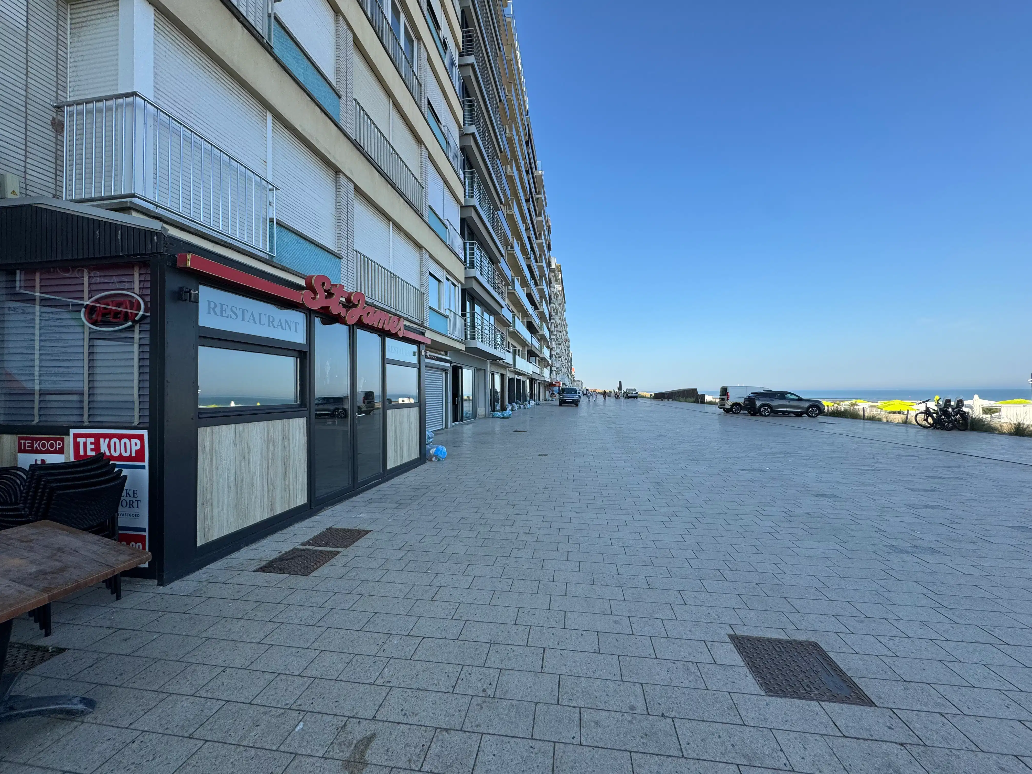 Handelsgelijkvloers 197m² + kelder foto {{pictureIndex}}