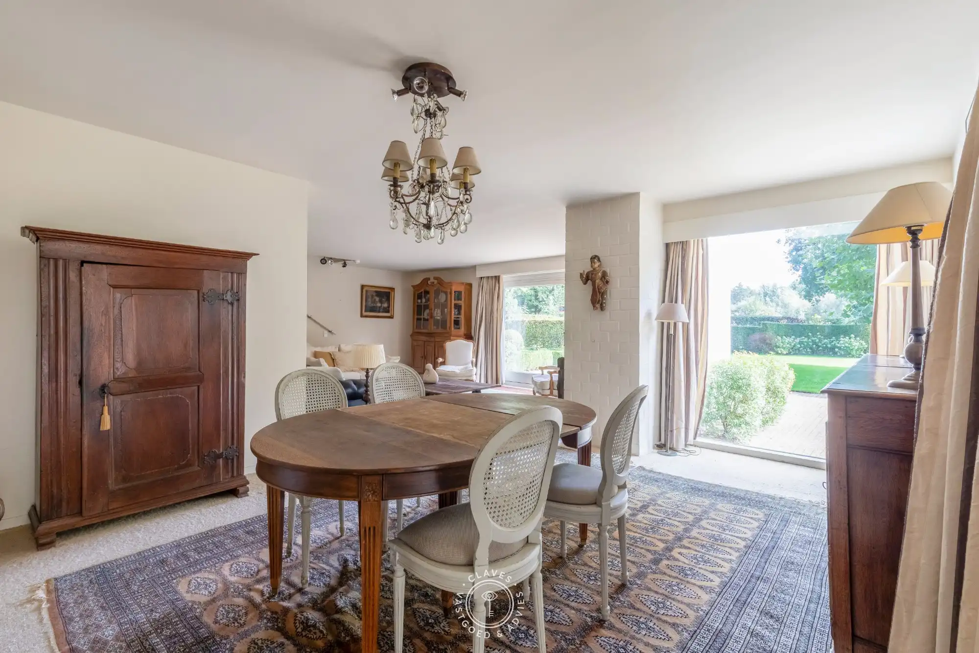 Residentiële villa op een uitzonderlijk groen perceel van meer dan 2.000 m² in de gegeerde Eikenlaan te Belsele foto 11
