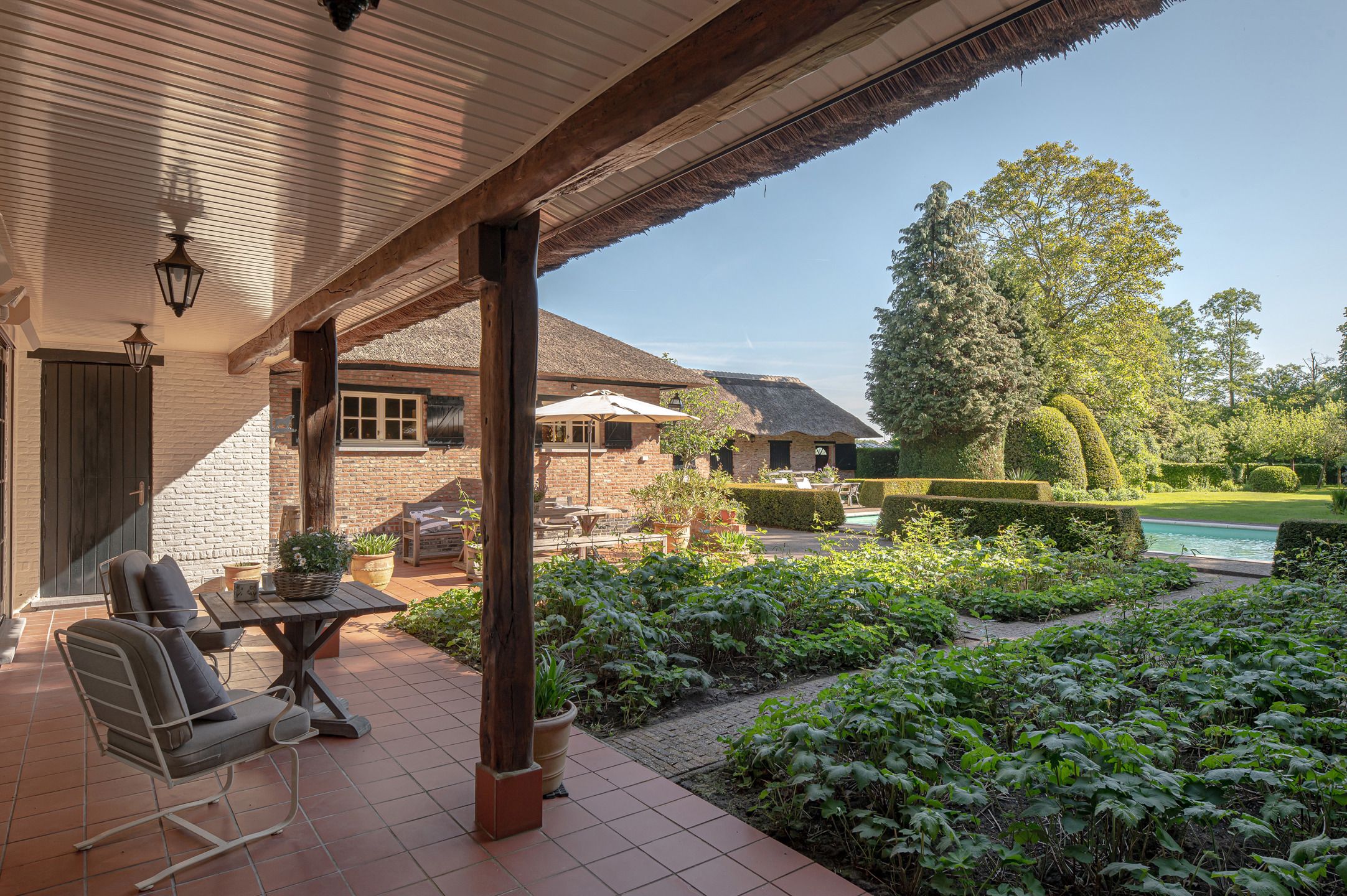 Een parel in een rustige, groene omgeving te Essen met 6 slaapkamers, buitenzwembad en sauna foto 29