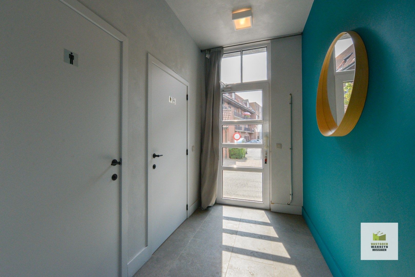 Gerenoveerd handelspand met ruime woning en gezellige stadstuin te centrum Roeselare foto 21