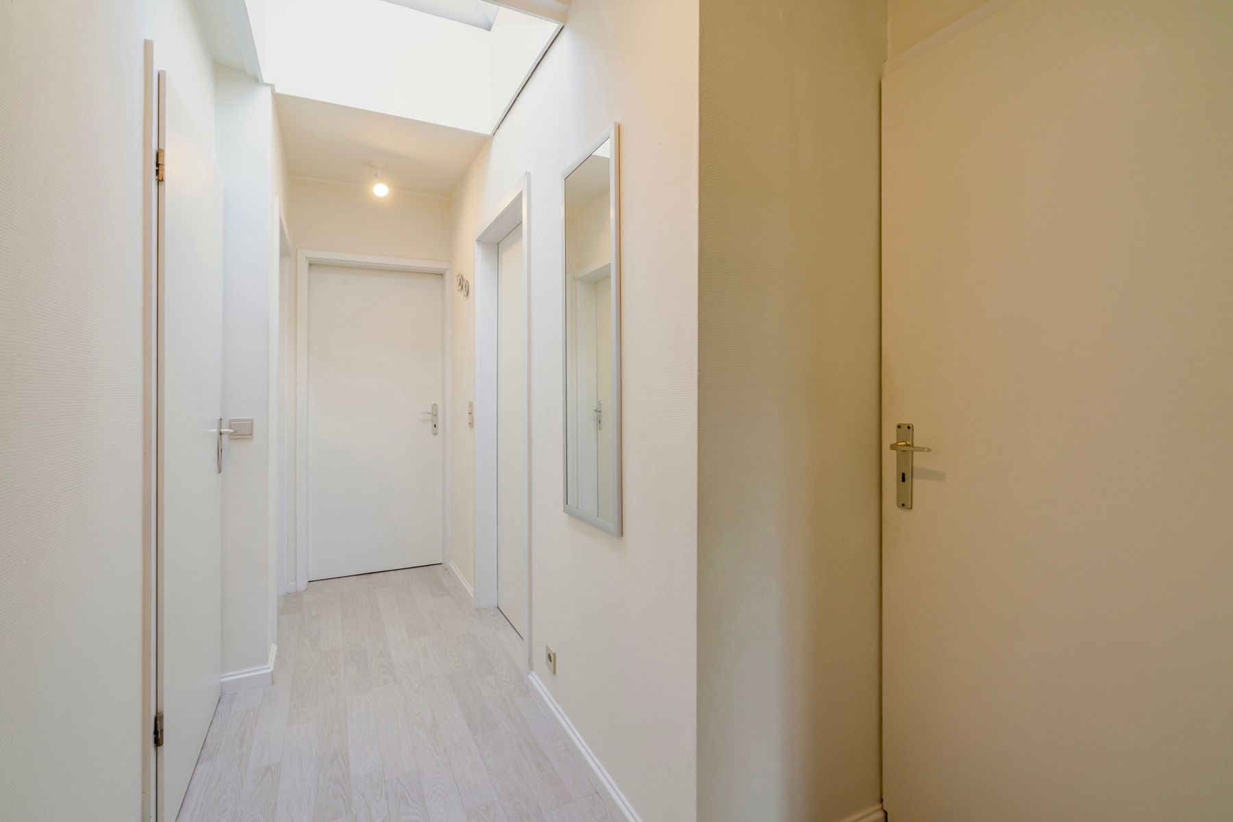 Lichtrijk appartement met twee slaapkamers! foto 9