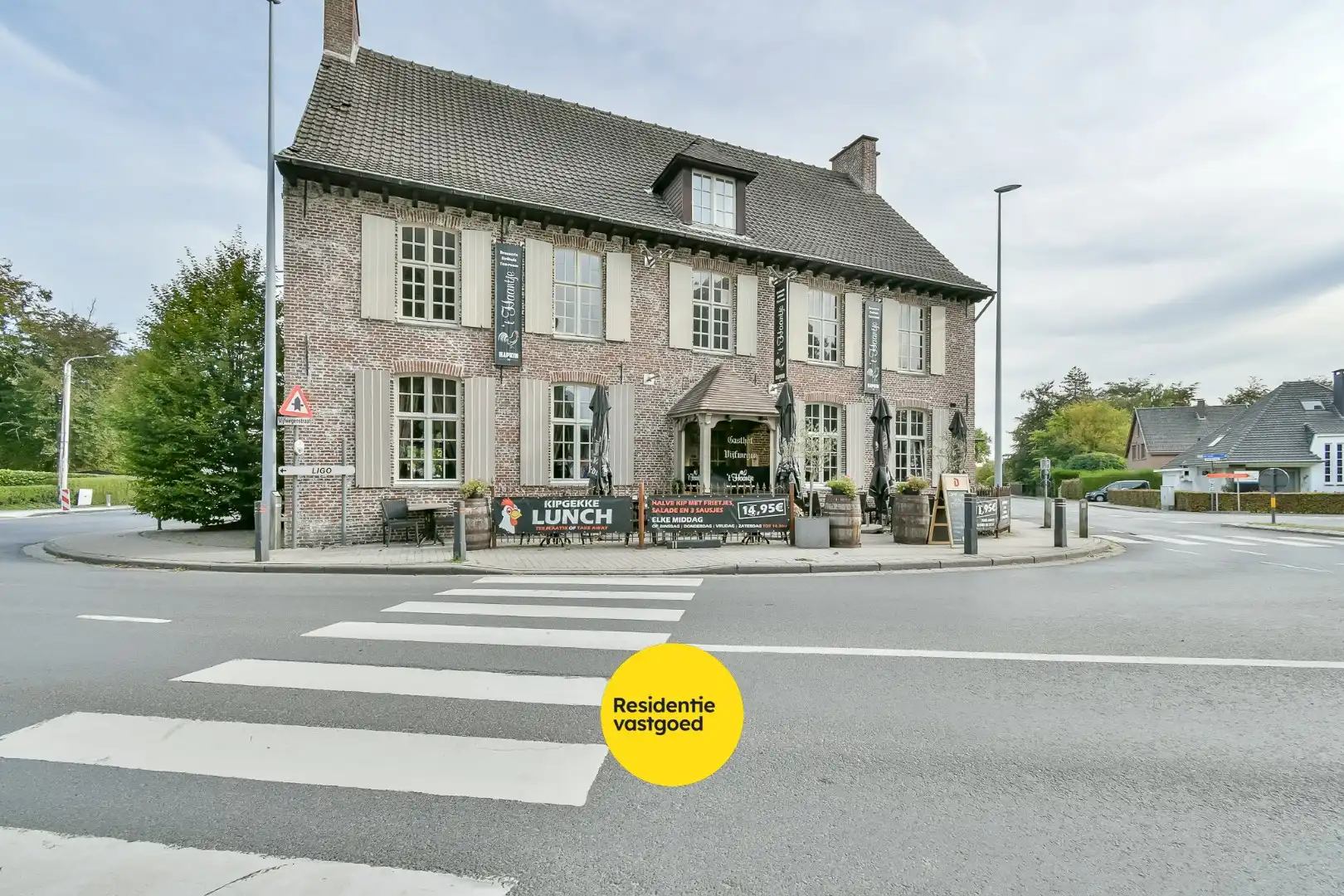 Multifunctionele eigendom met appartementen en handelszaken! foto 5