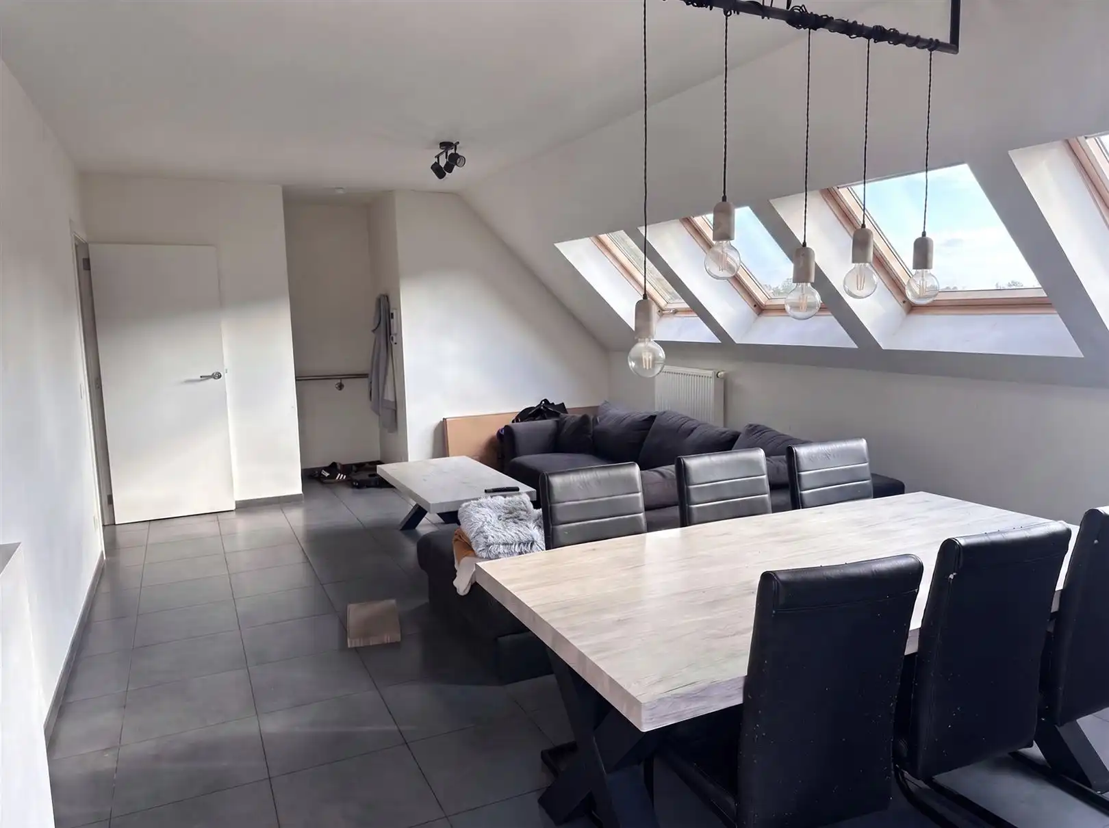 Duplex appartement TE HUUR in Leupegem foto 2