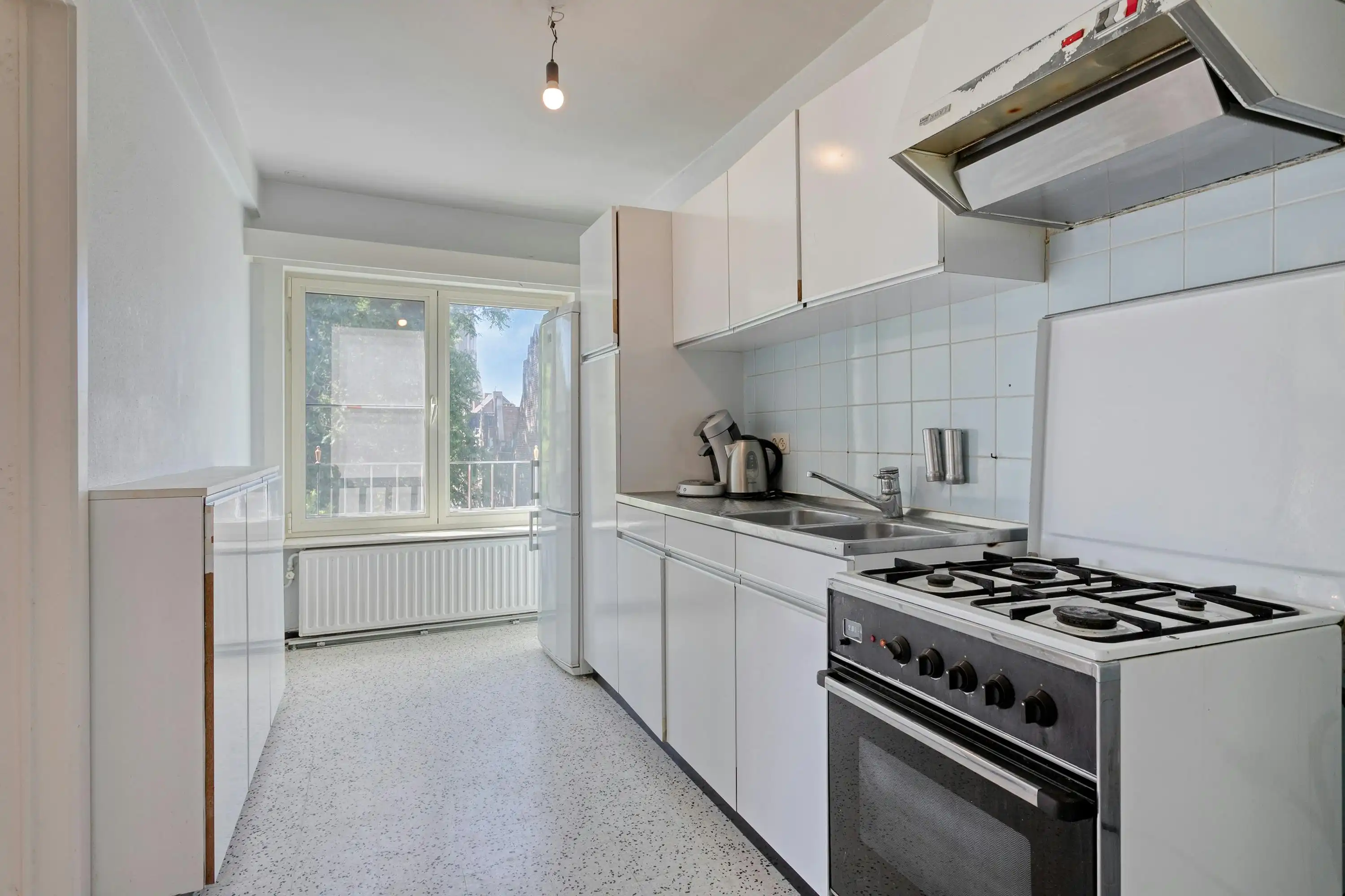 Ruim en lichtrijk appartement met 3 slaapkamers en uniek terras in Ieper foto 7