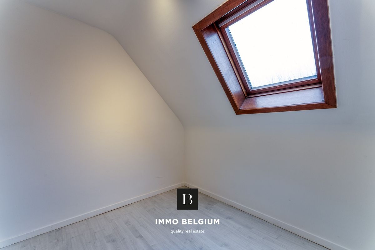 Halfopen, deels gerenoveerde woning op rustige locatie vlak bij zee foto 16