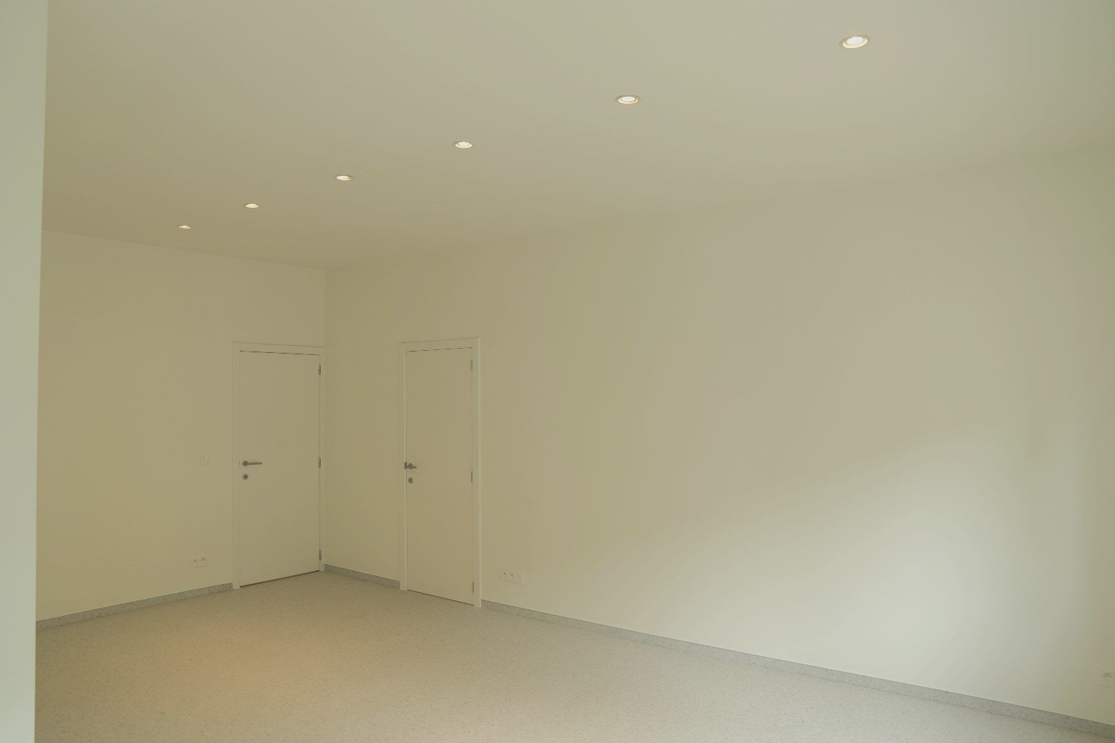 Penthouse van 178m² met 2 slaapkamers en ruim terras vlakbij Genk centrum foto 20