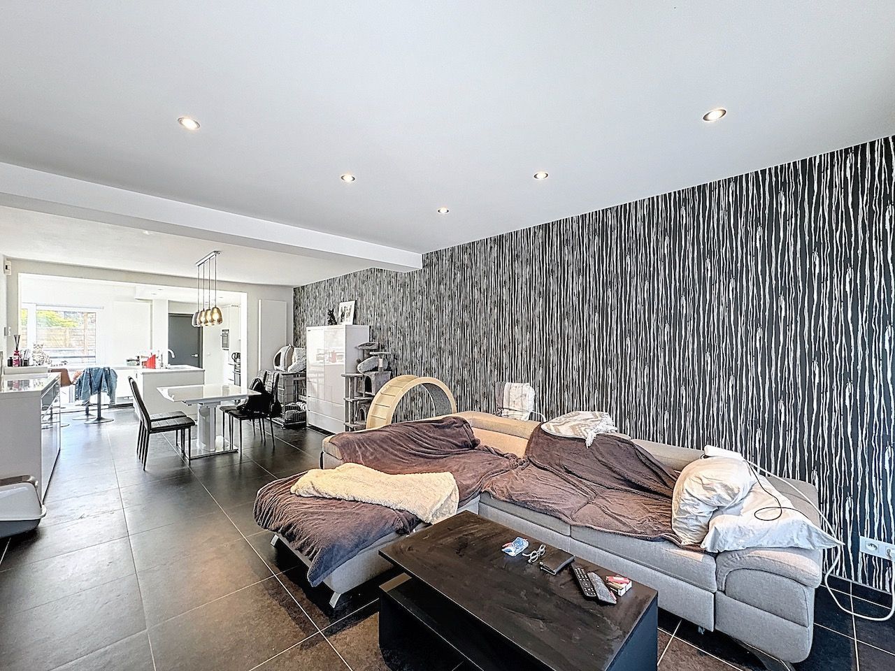 Volledig gerenoveerde gezinswoning met vijf slaapkamers te Heist aan Zee foto 2