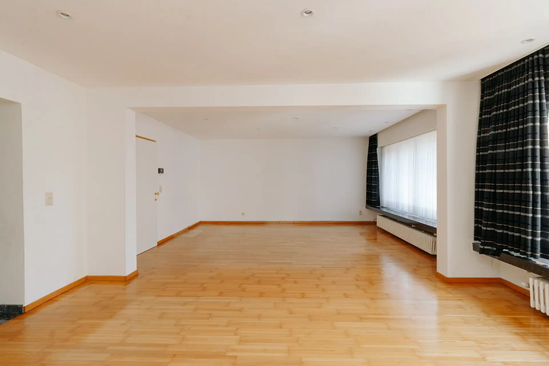 Zeer ruim 2-slaapkamerappartement in het centrum van Wilrijk foto 2