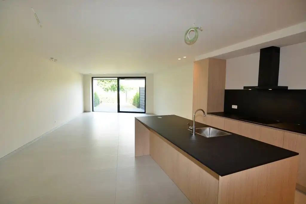 Gelijkvloers nieuwbouwappartement 124 m² met 2 slpk, tuintje en 2 autostandplaatsen. foto 5