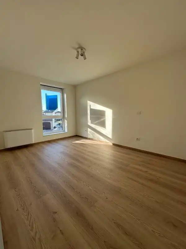 Volledig afgewerkte halfopen nieuwbouwwoning foto 12