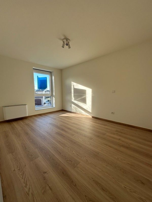 Volledig afgewerkte halfopen nieuwbouwwoning foto 12