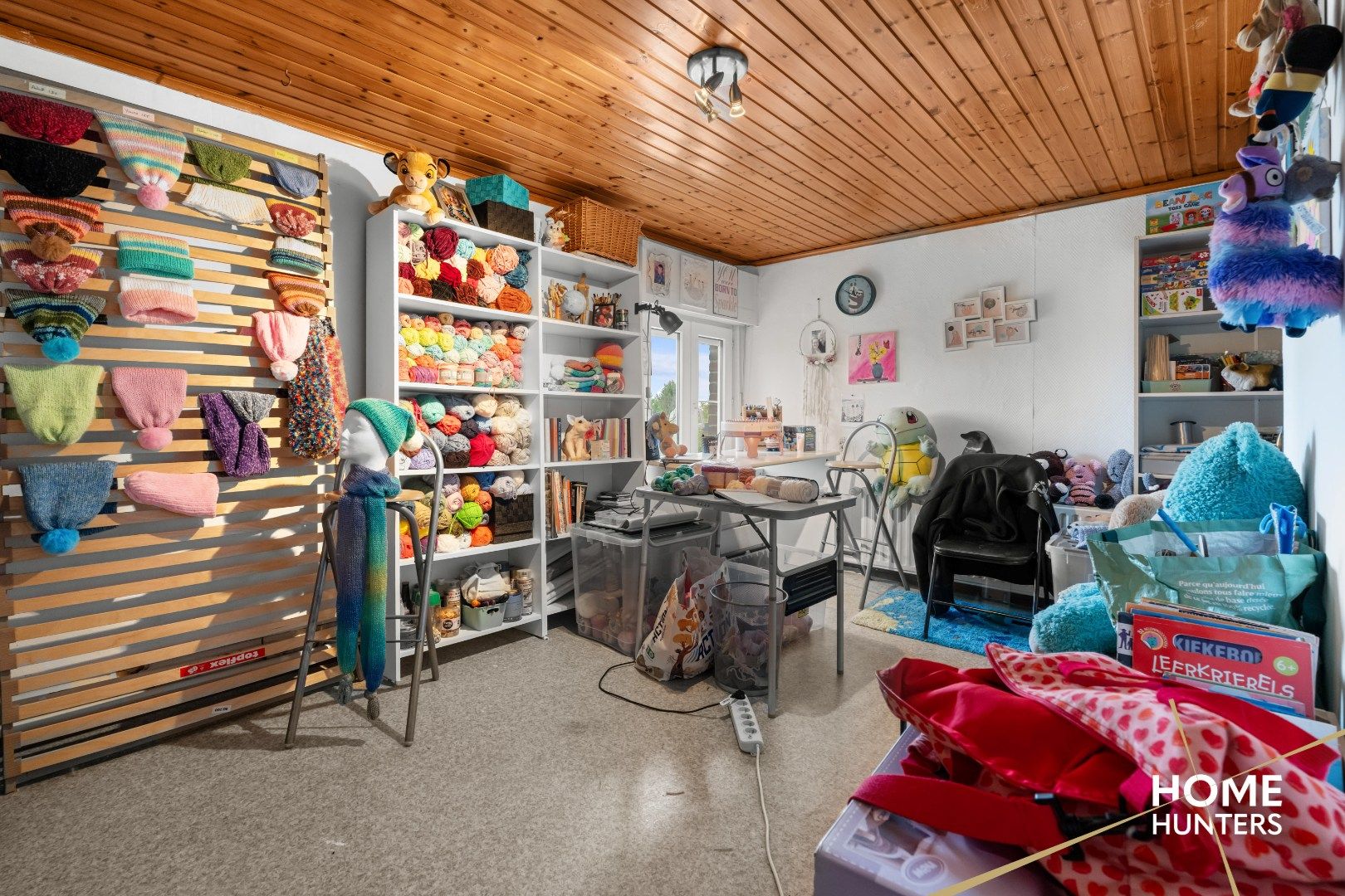 Alleenstaande woning met bijgebouwen op 1050 m² foto 17