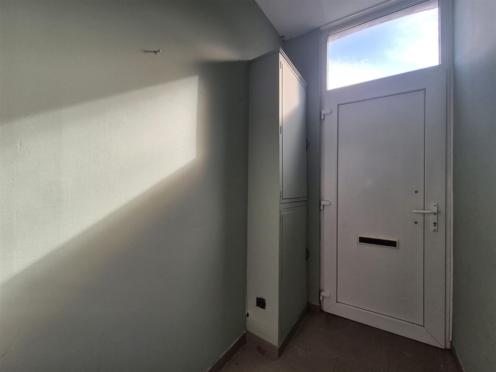 Zeer gunstig gelegen starterswoning met 2 slaapkamers en tuin. foto 2