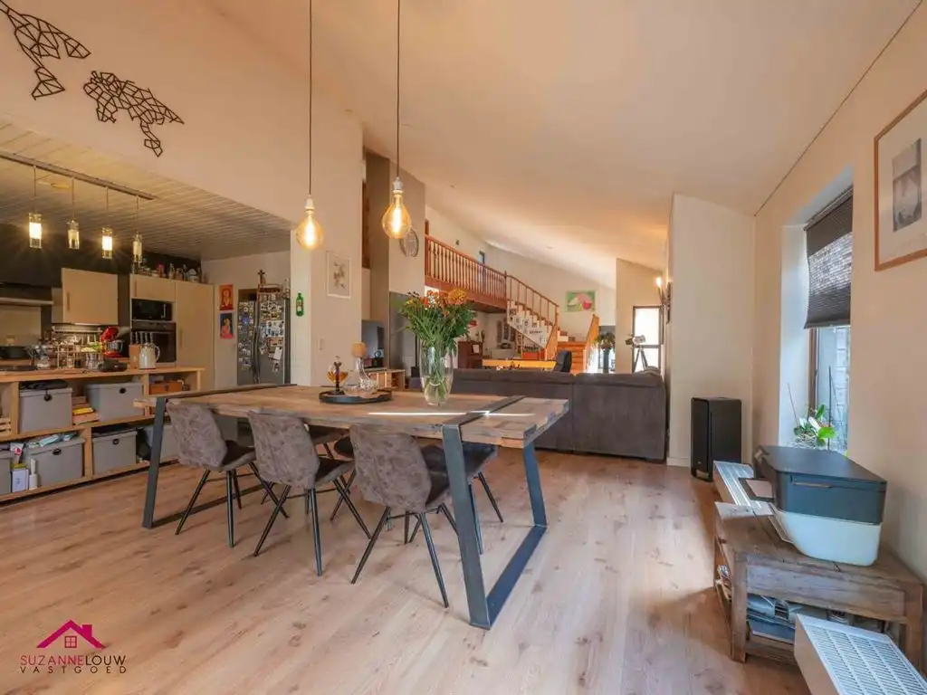 Vrijstaande woning op ruim perceel foto 16