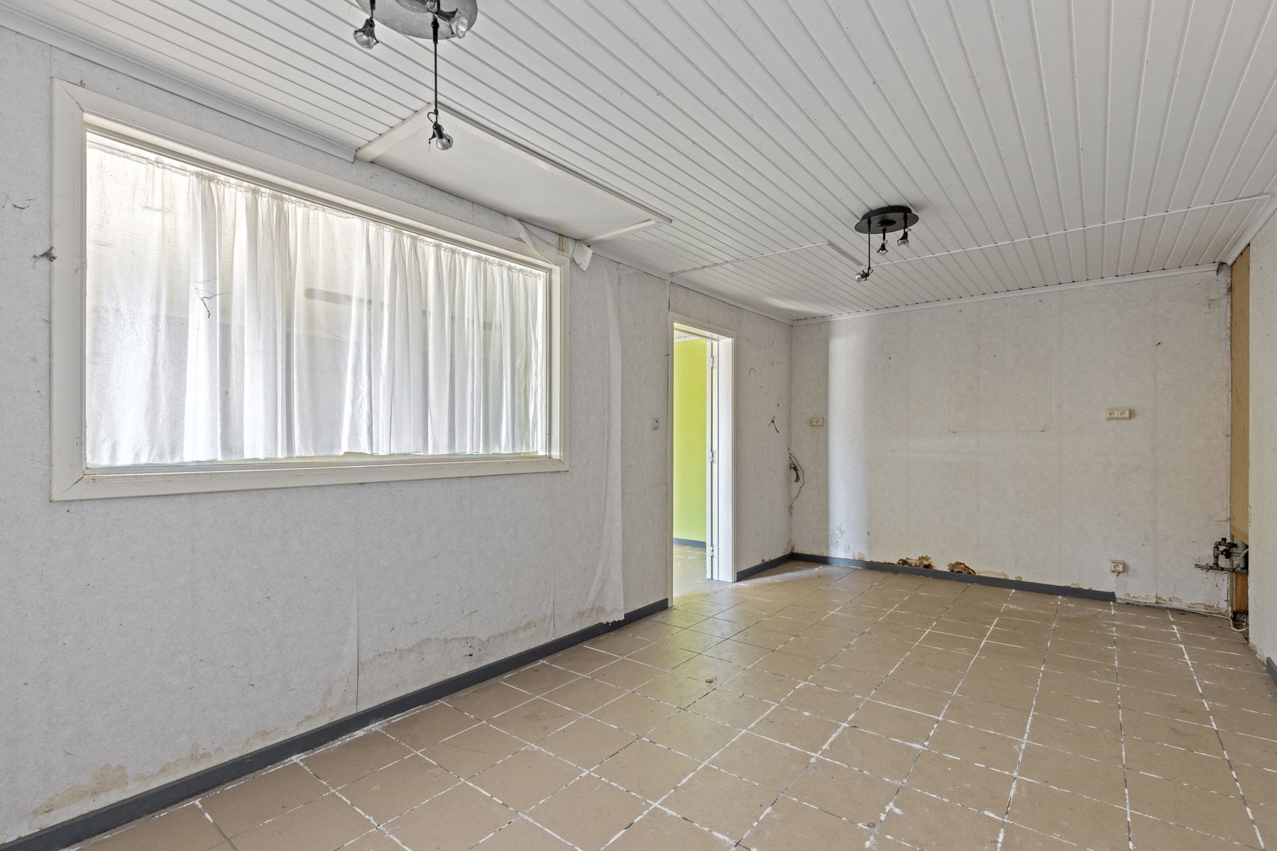 Te renoveren woning met magazijn centrum Heusden foto 20
