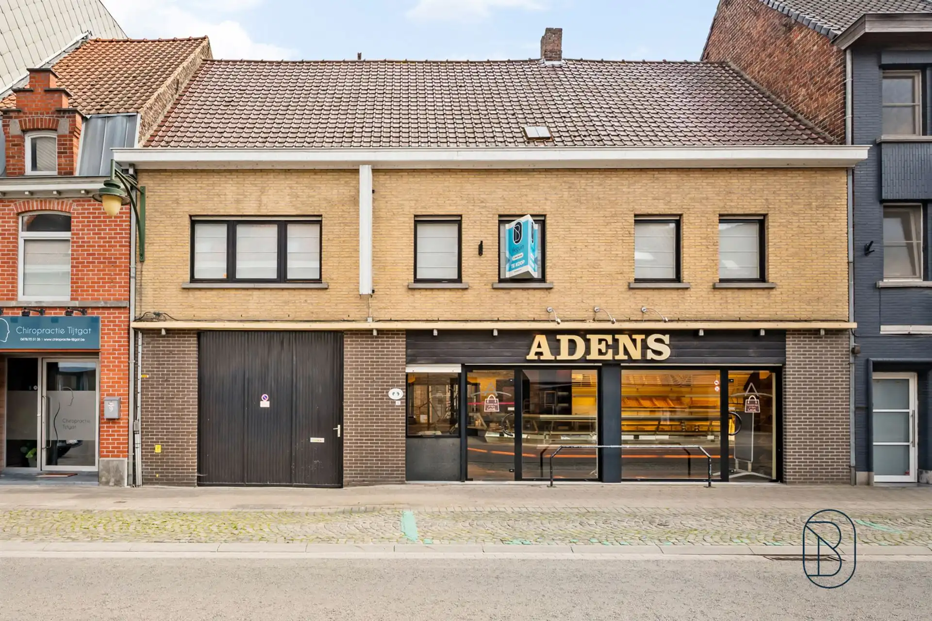 Handelspand met aparte woonst op een toplocatie in Deerlijk! foto 2
