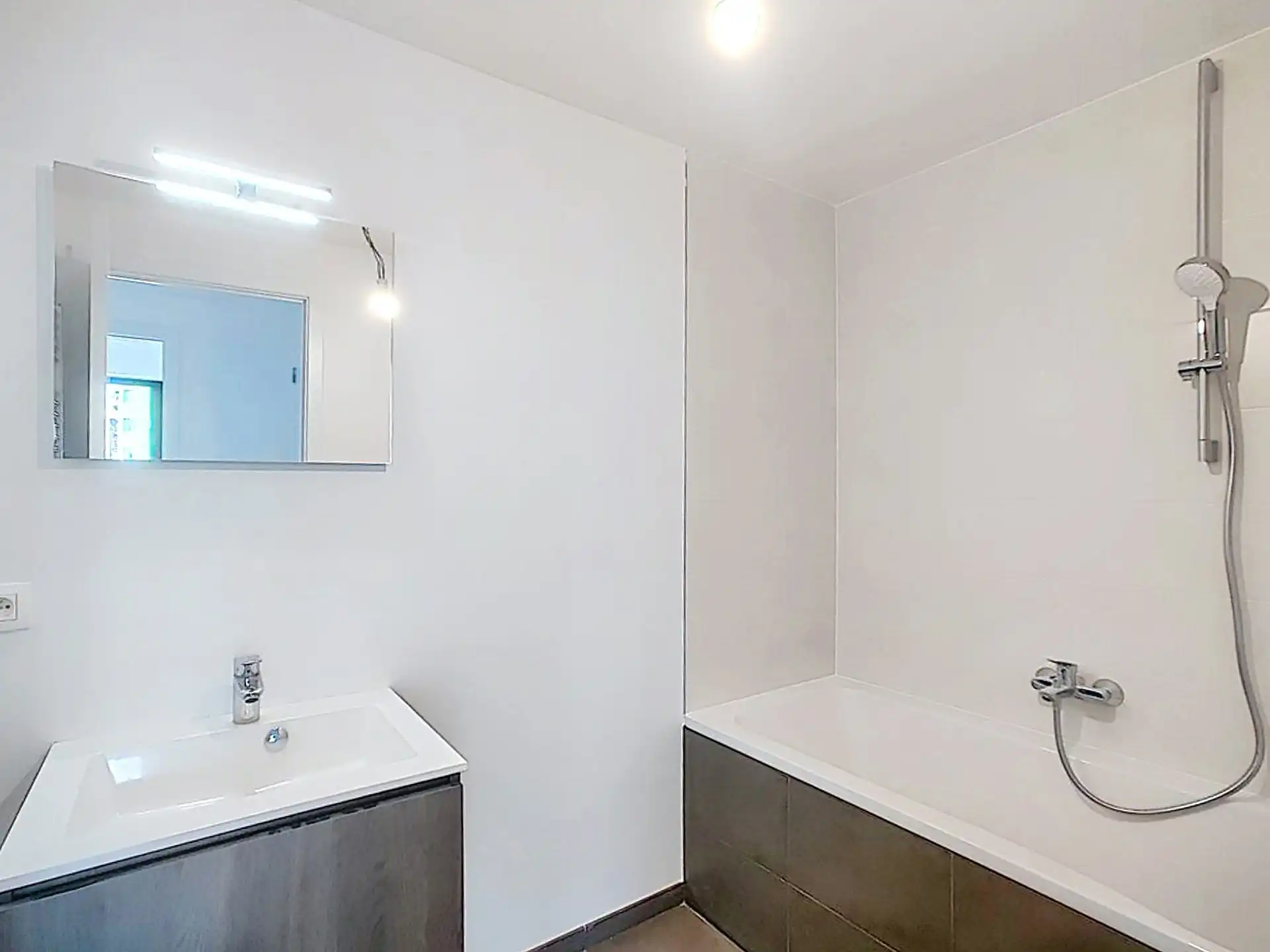 Josaphat-park: Recent app. met 2 slaapkamers + studeerkamer foto 11
