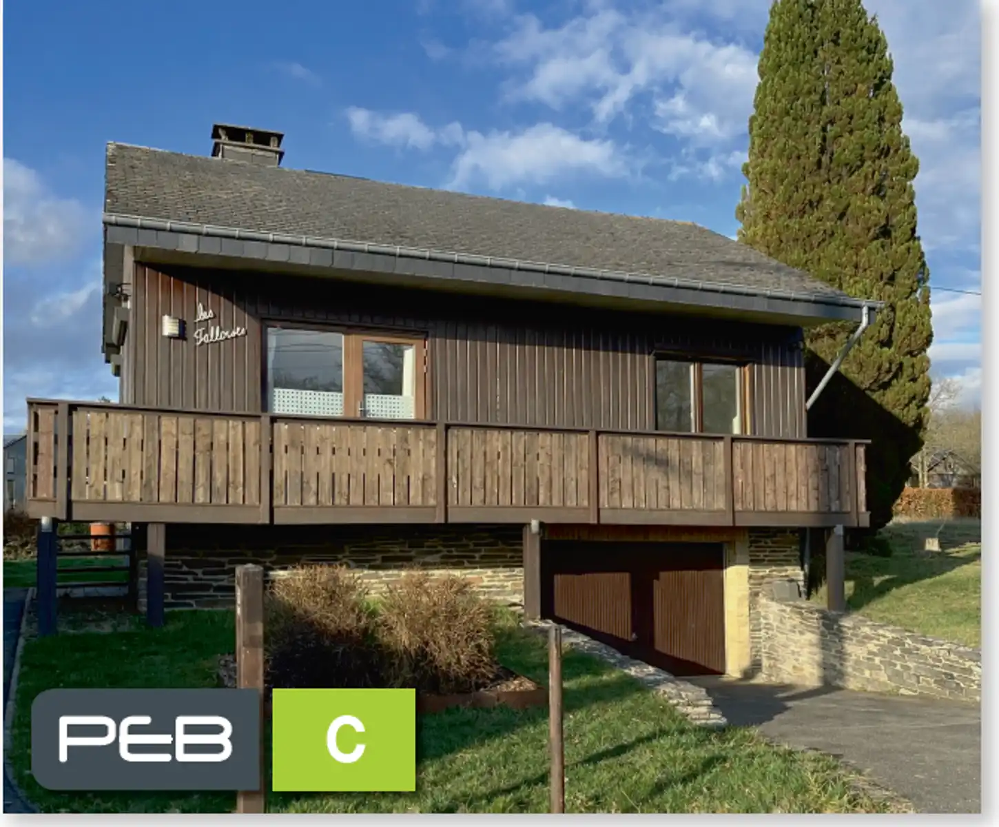 Chalet te koop foto {{pictureIndex}}