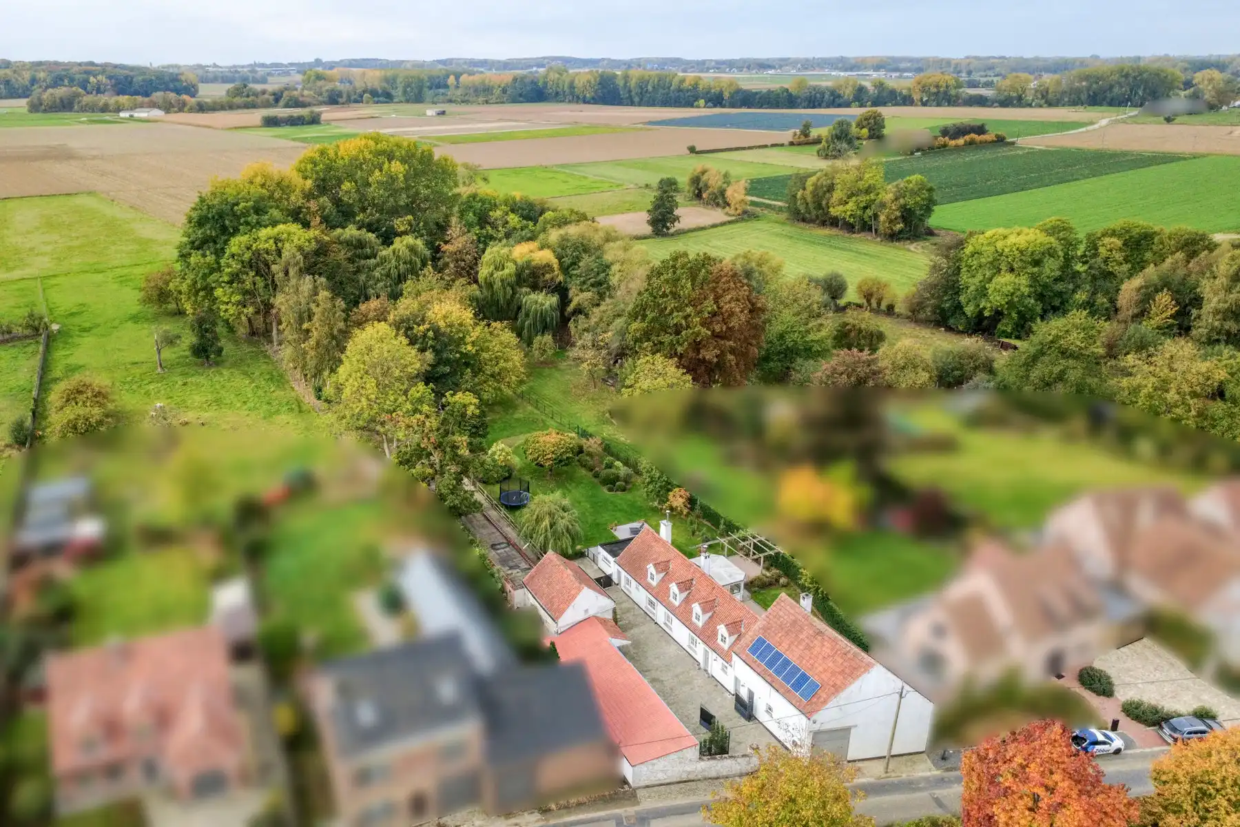 Gerenoveerde hoeve met bijgebouwen en 8 stallen. foto 33