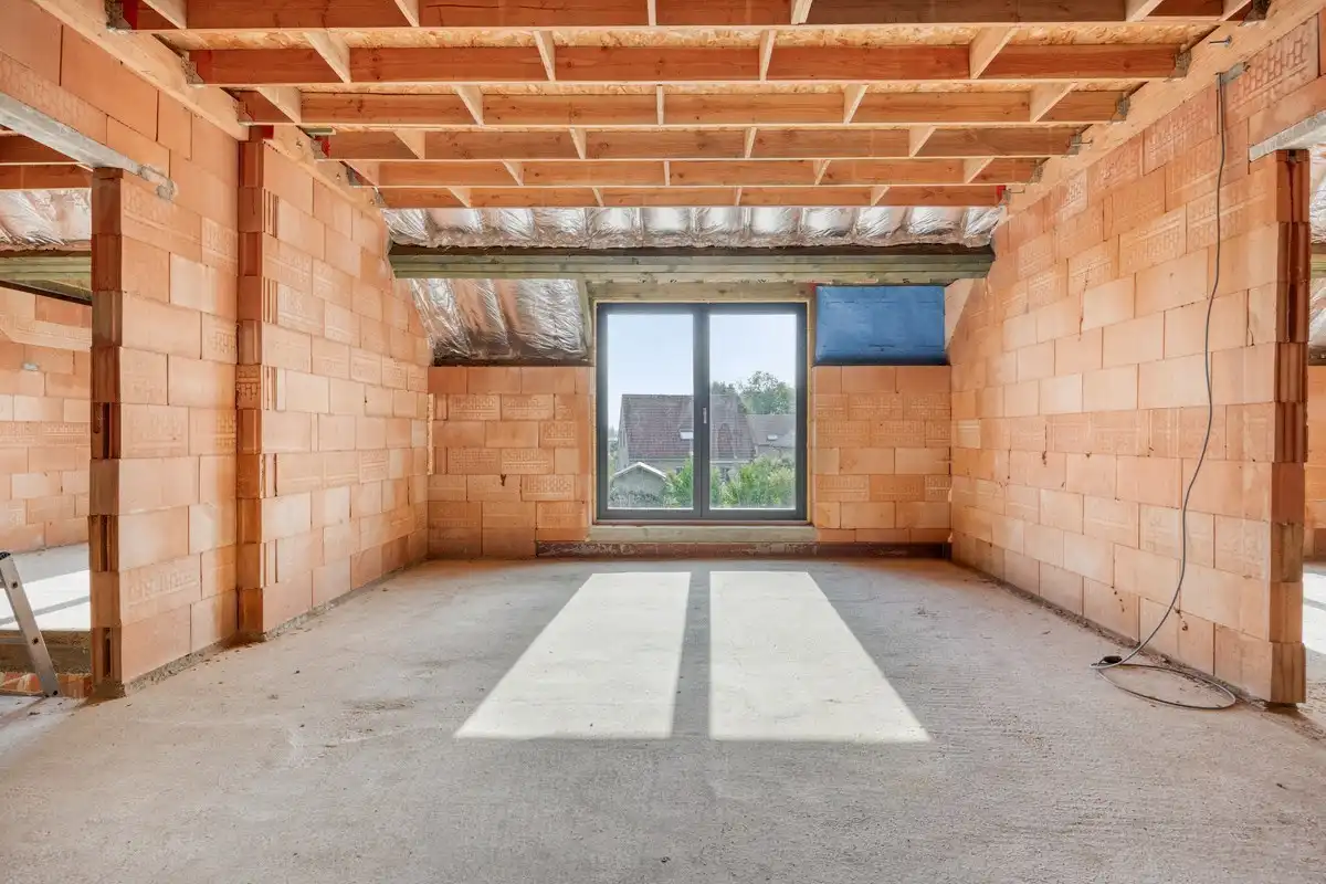 Ruime casco woning foto 13