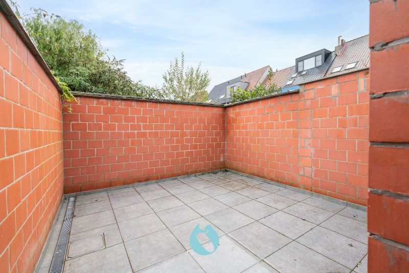 Deze woning combineert authenticiteit en hedendaags comfort, kopers vinden hierin een ideale thuis op een locatie die alles binnen handbereik biedt. foto 13