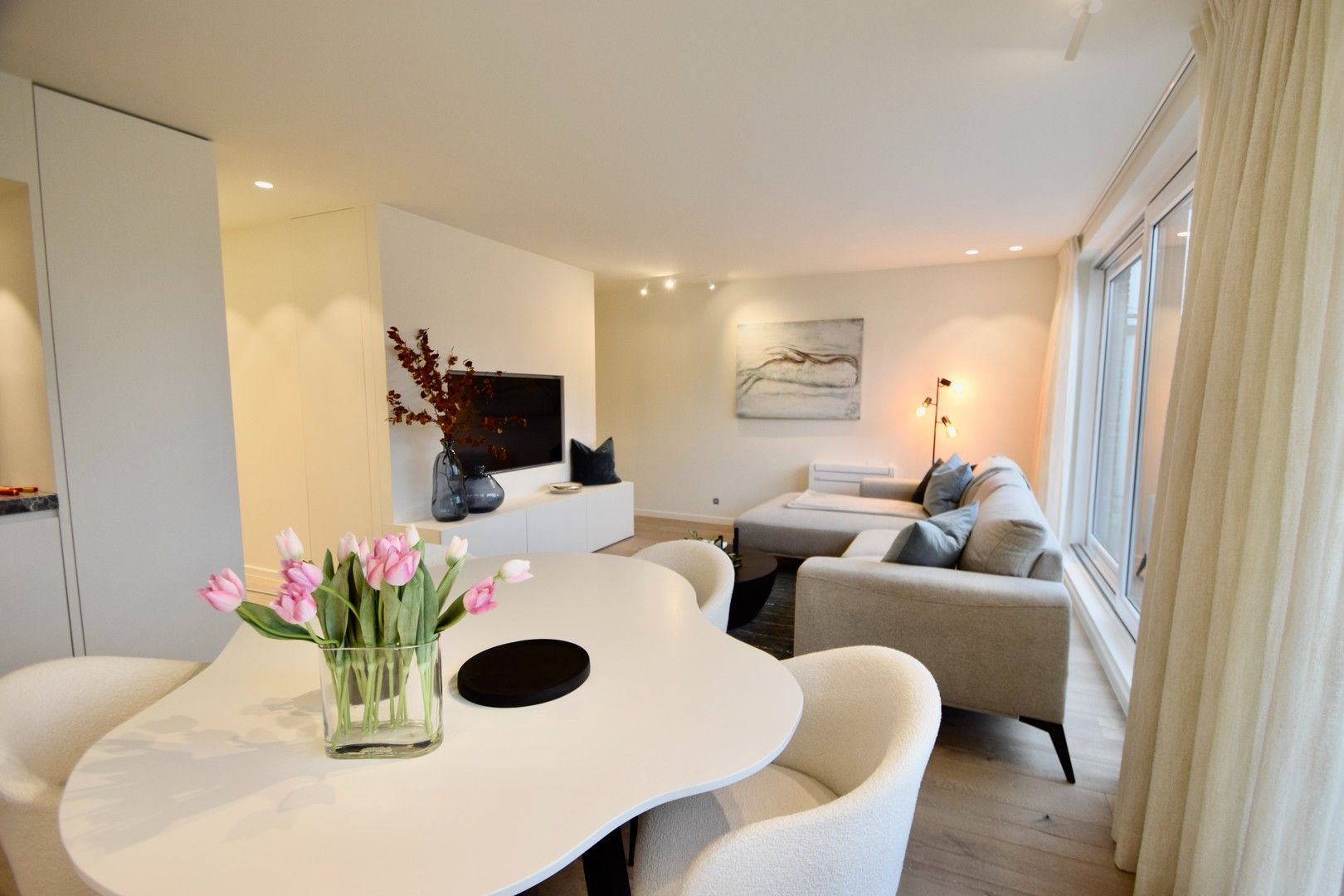 Prachtig penthouse appartement gelegen nabij de Zeedijk, de winkels en het Van Bunnenplein. foto 6