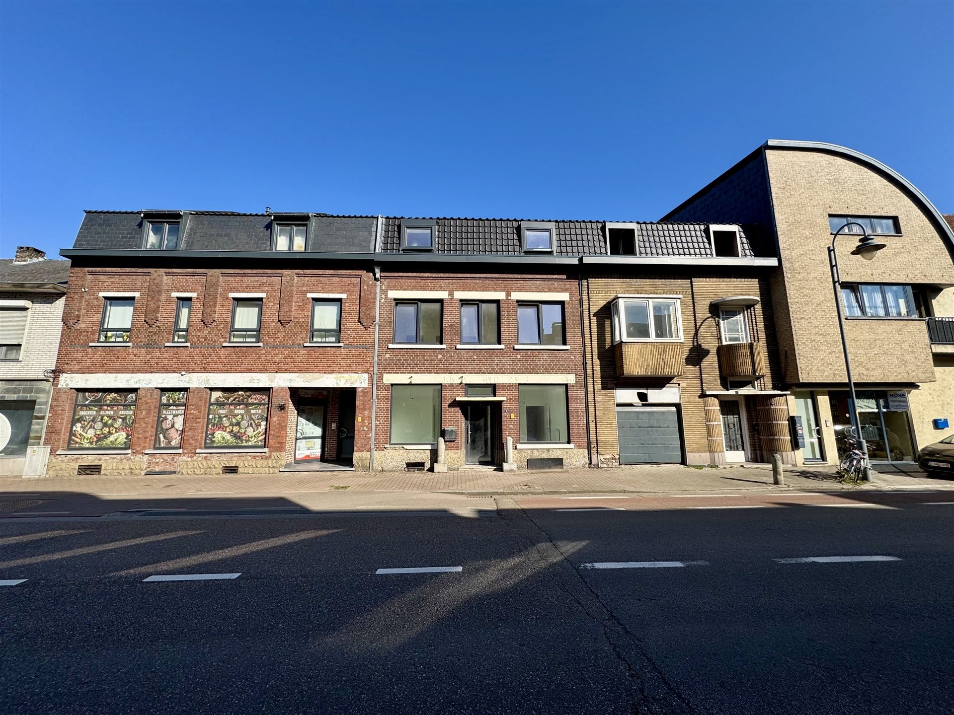 Gerenoveerde woning in het centrum van Maaseik! foto 20
