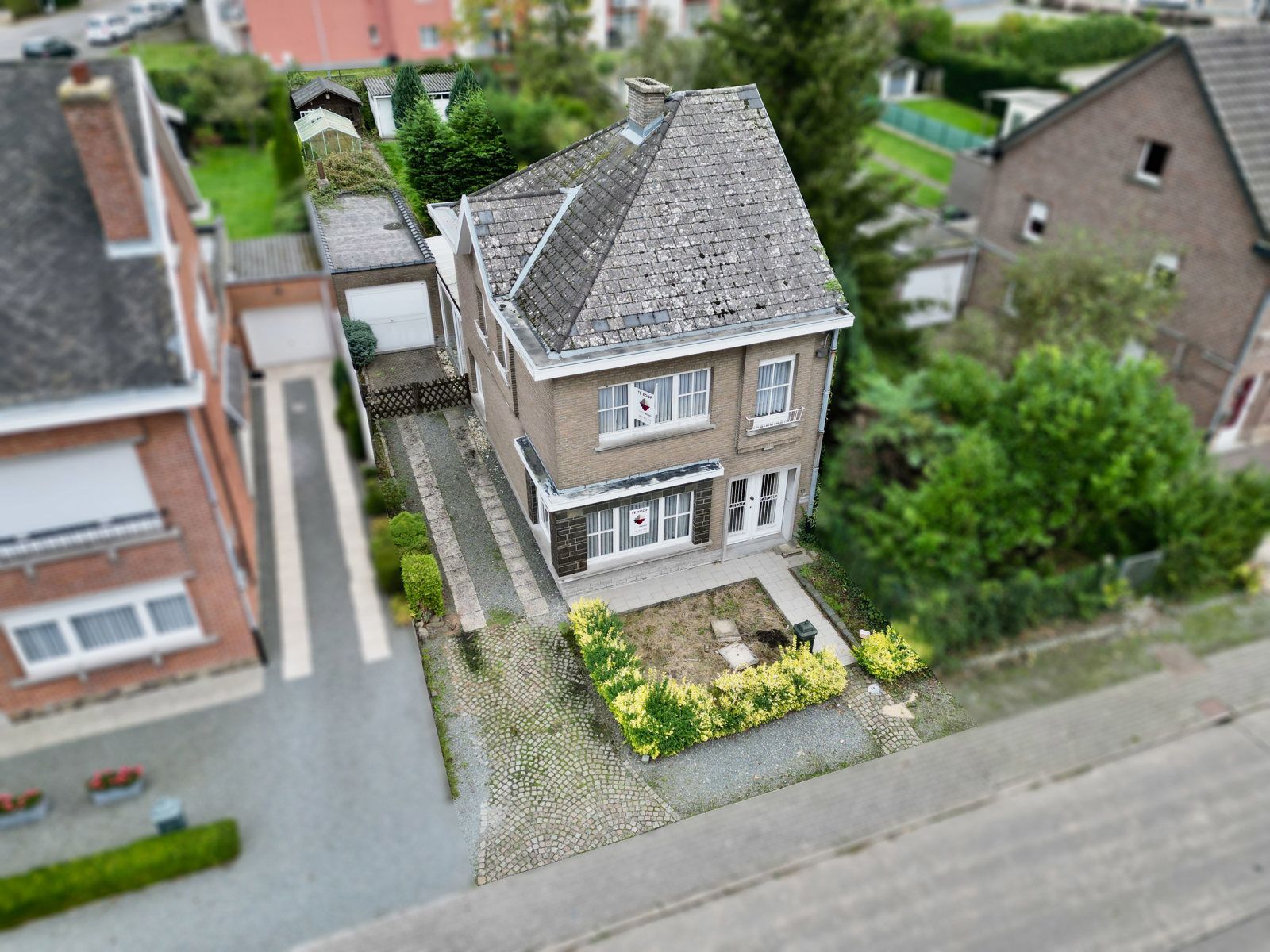 Hoofdfoto van de publicatie: Landelijk gelegen, Ruime HOB met 3 SLPK, tuin én garage!