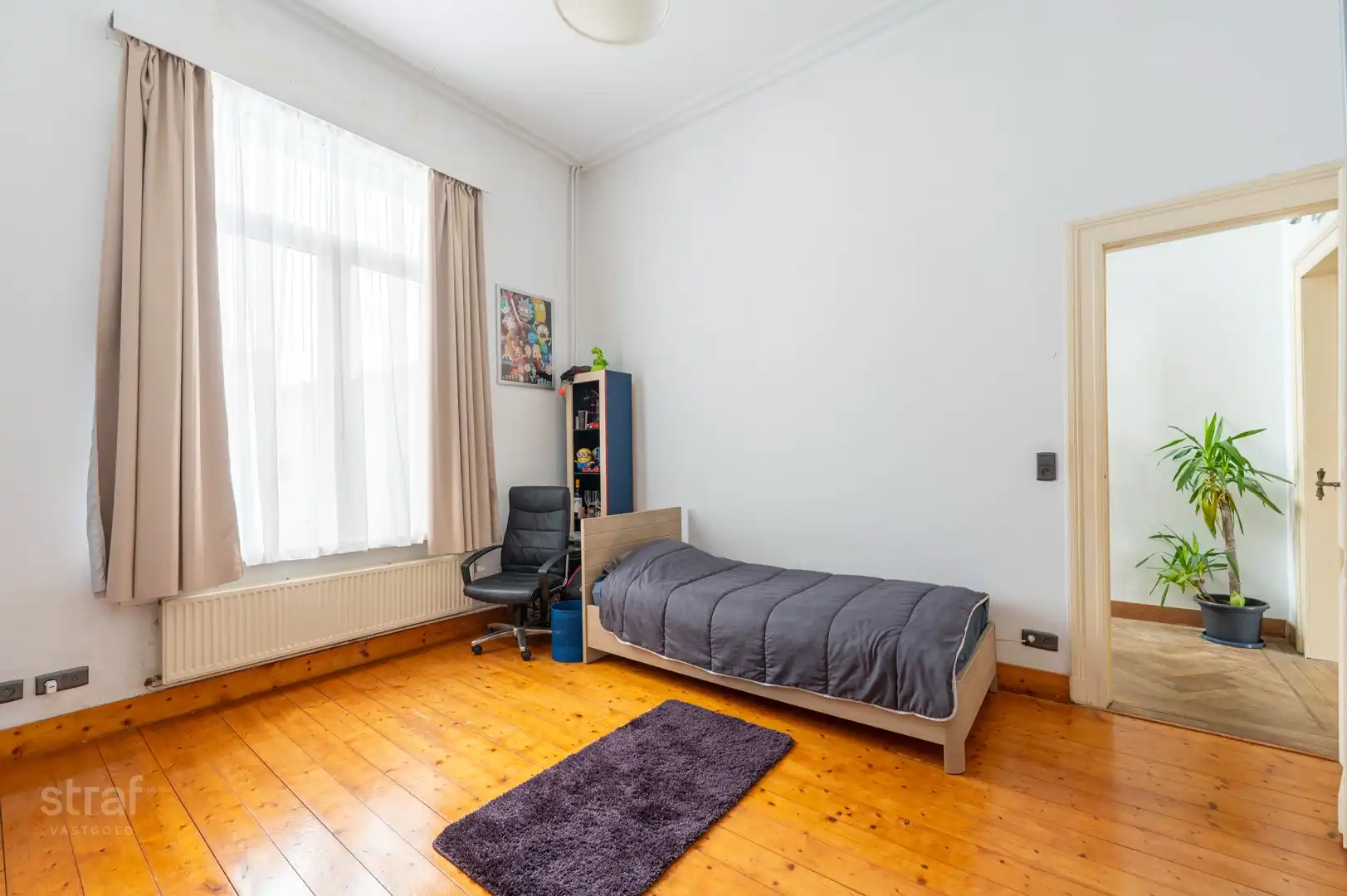 Klassevol Herenhuis met 6 slaapkamers met grote zonnige tuin foto 16