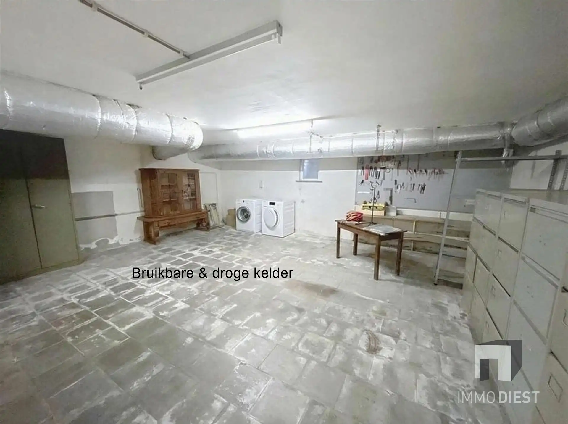 Witte villa met 4 slaapkamer boven op Baalberg foto 33