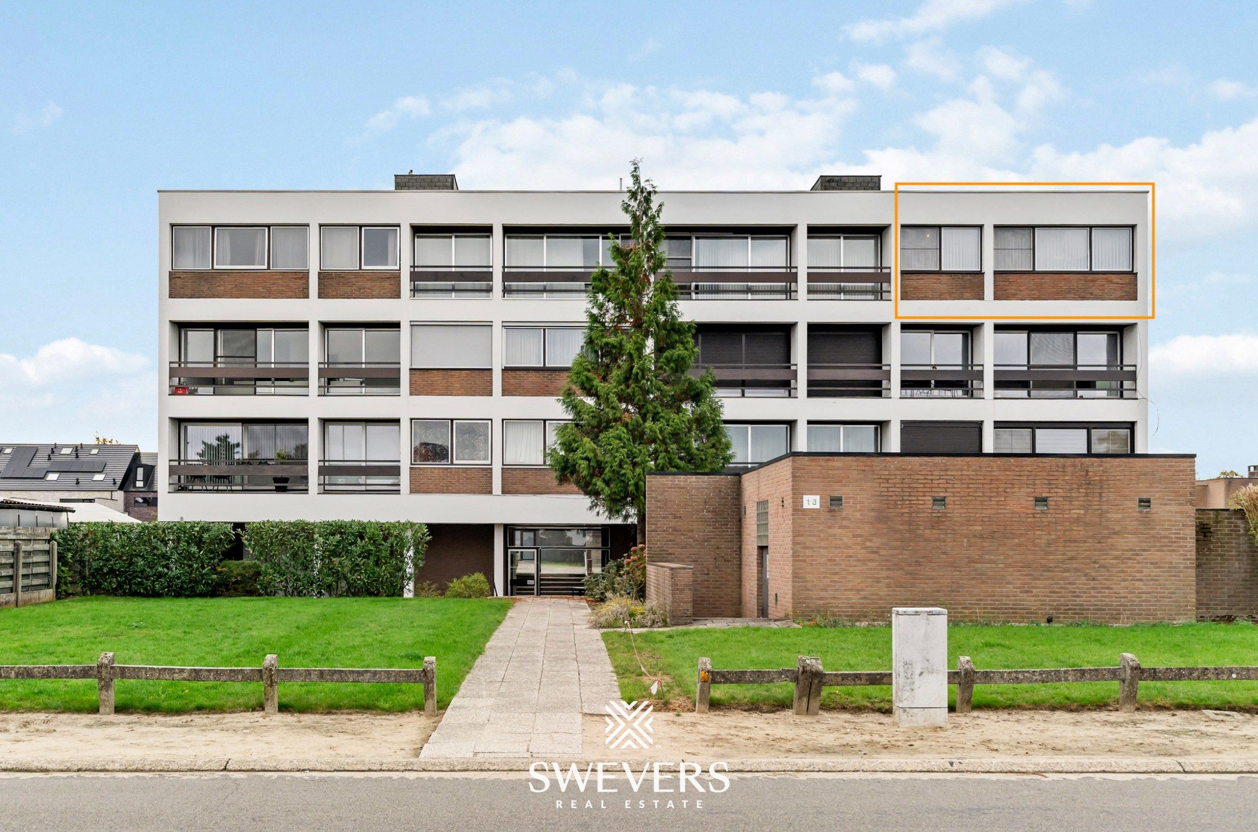Instapklaar comfortabel goed ingedeeld appartement te Houthalen-Helchteren  foto {{pictureIndex}}