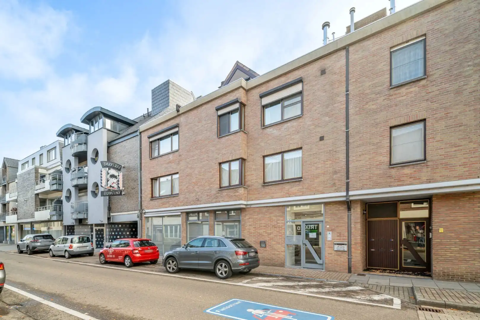 Ruim, zeer energiezuinig kantoor in het centrum van Neeroeteren met diverse mogelijkheden!   foto 32