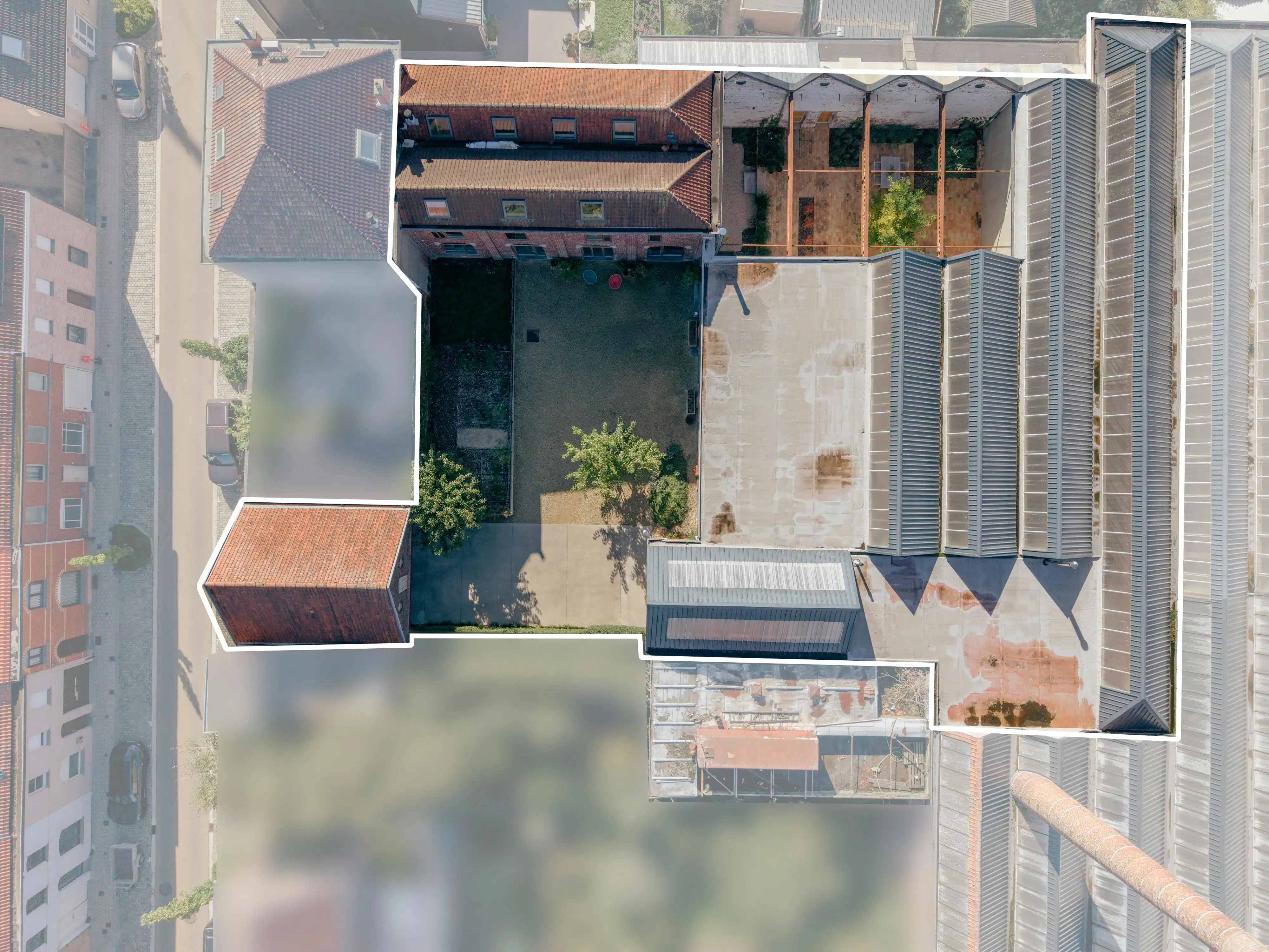Gerenoveerde woning met authentieke elementen en magazijn foto 29
